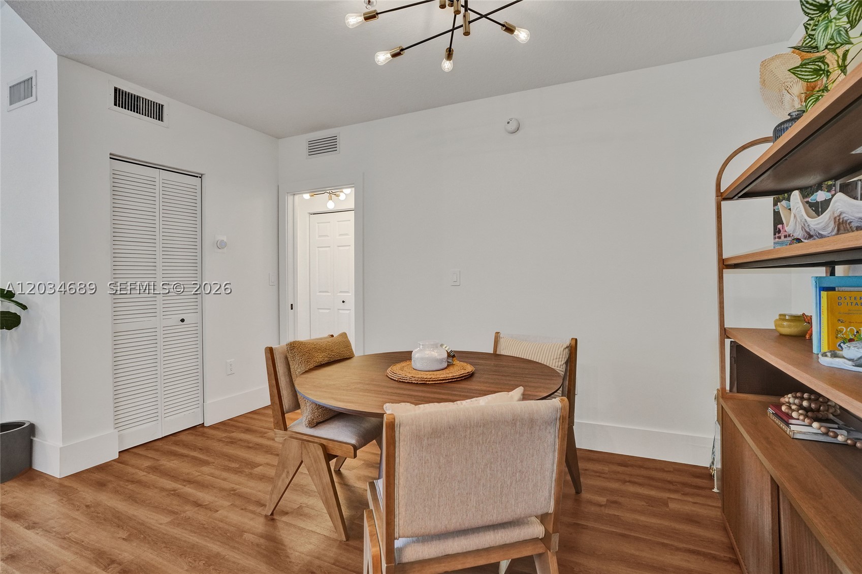 6841 SW 44th St #305, Miami FL 33155
