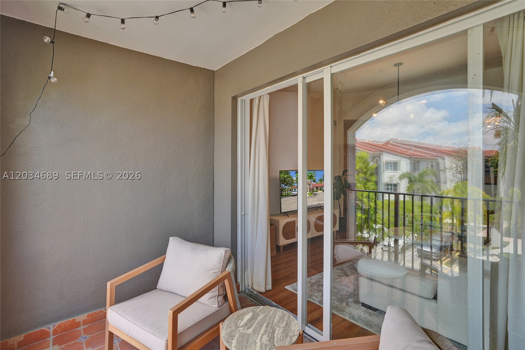 6841 SW 44th St #305, Miami FL 33155