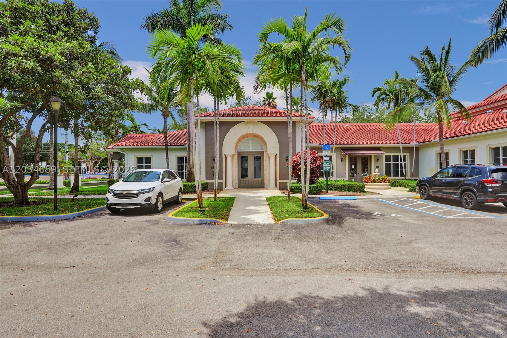 6841 SW 44th St #305, Miami FL 33155