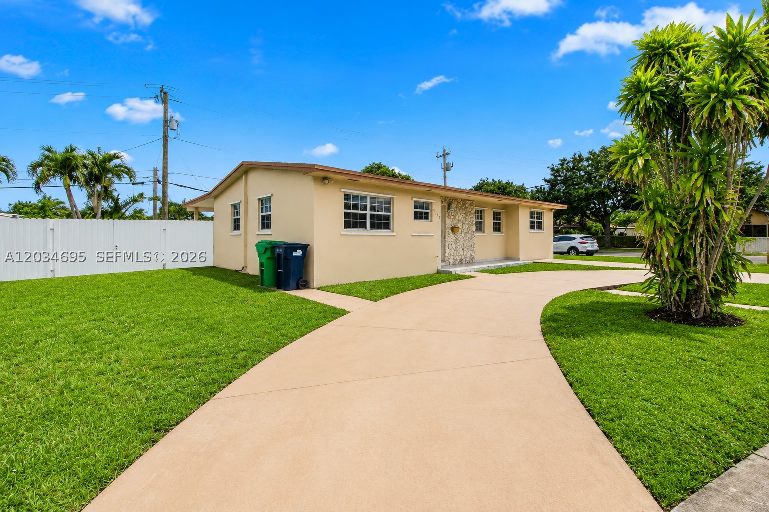 9120 SW 16th St, Miami FL 33165