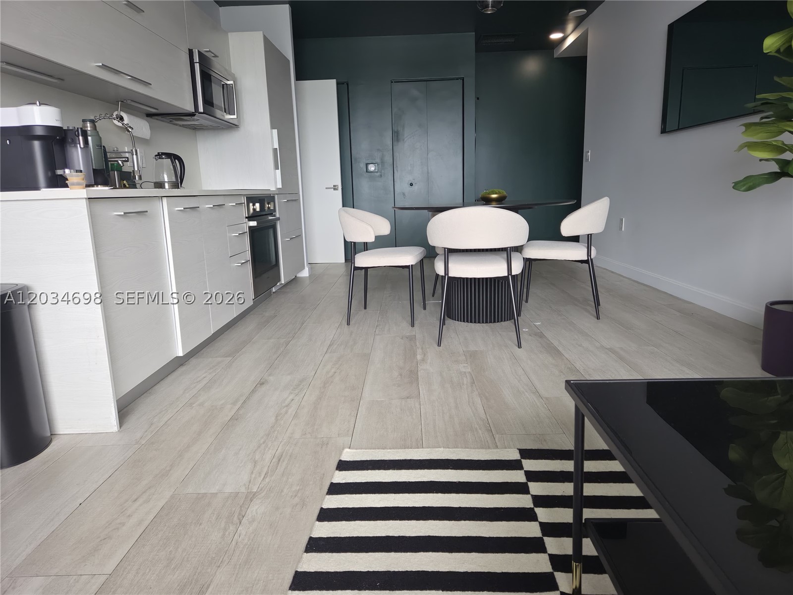 45 SW 9th St #4309, Miami FL 33130