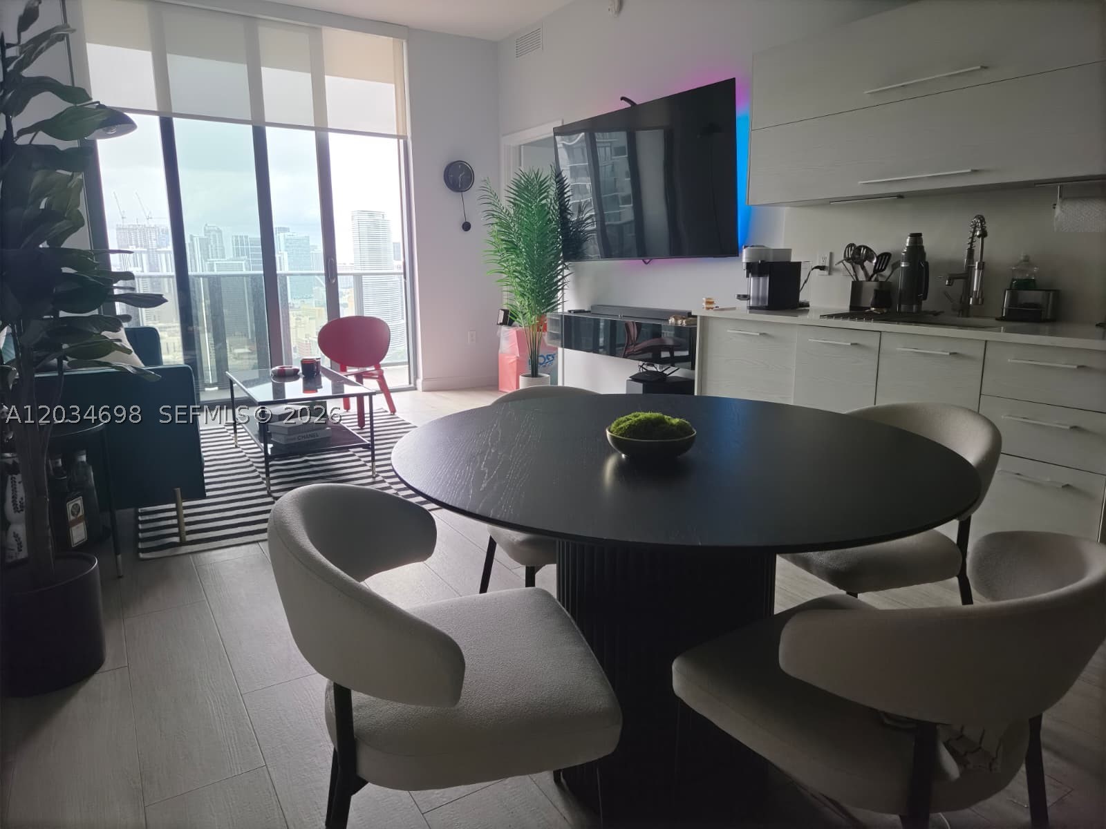 45 SW 9th St #4309, Miami FL 33130