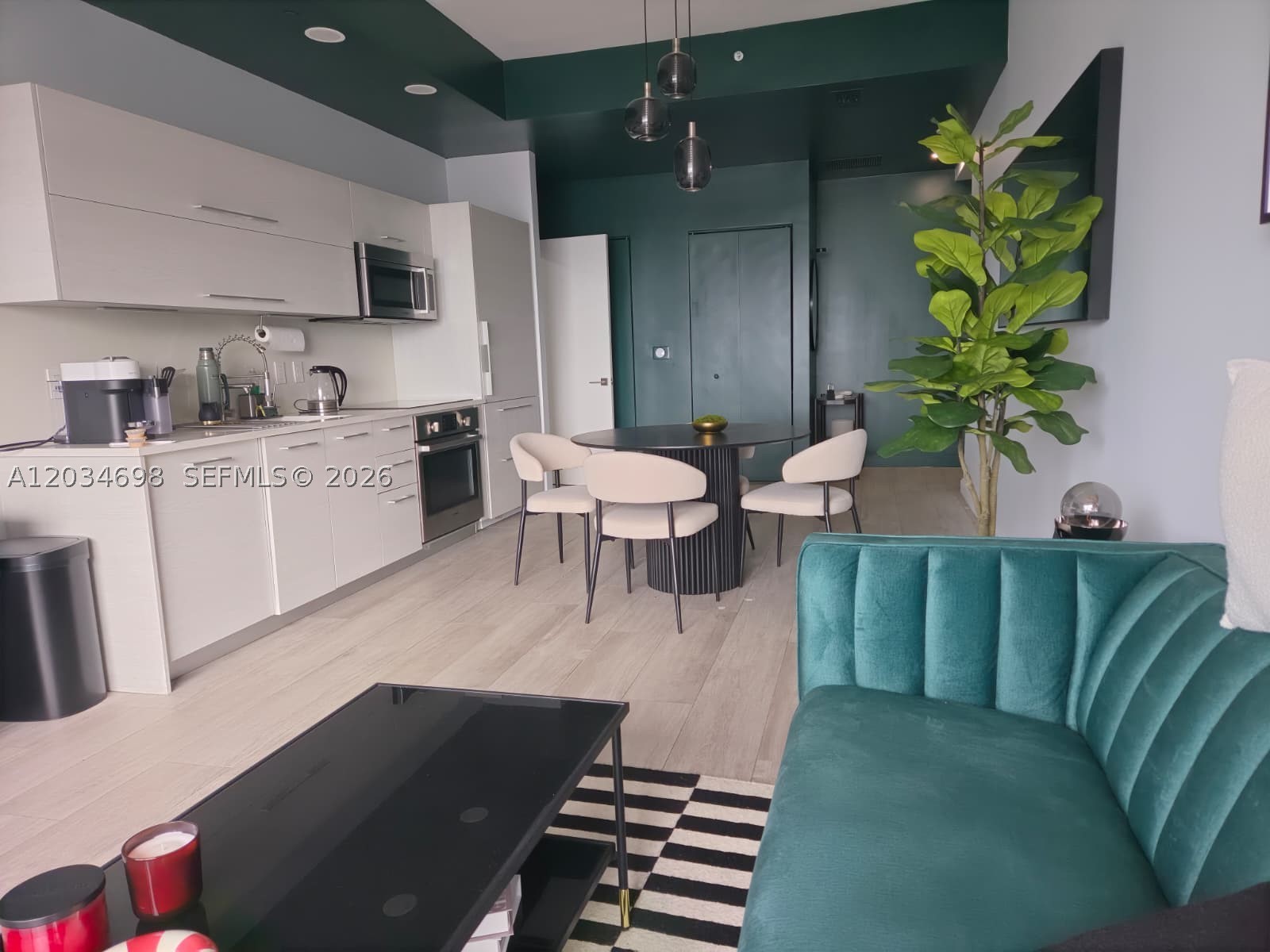 45 SW 9th St #4309, Miami FL 33130