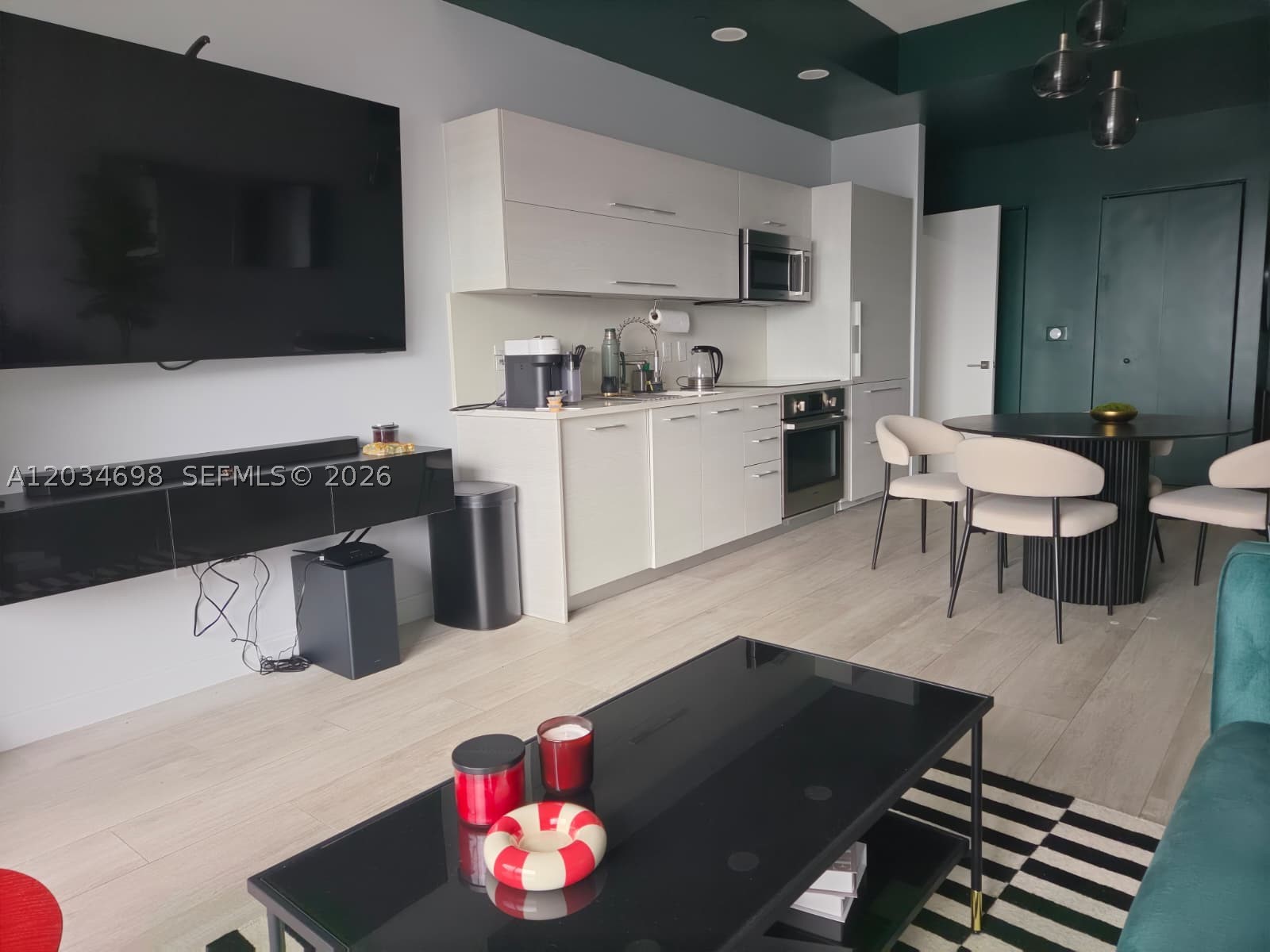 45 SW 9th St #4309, Miami FL 33130