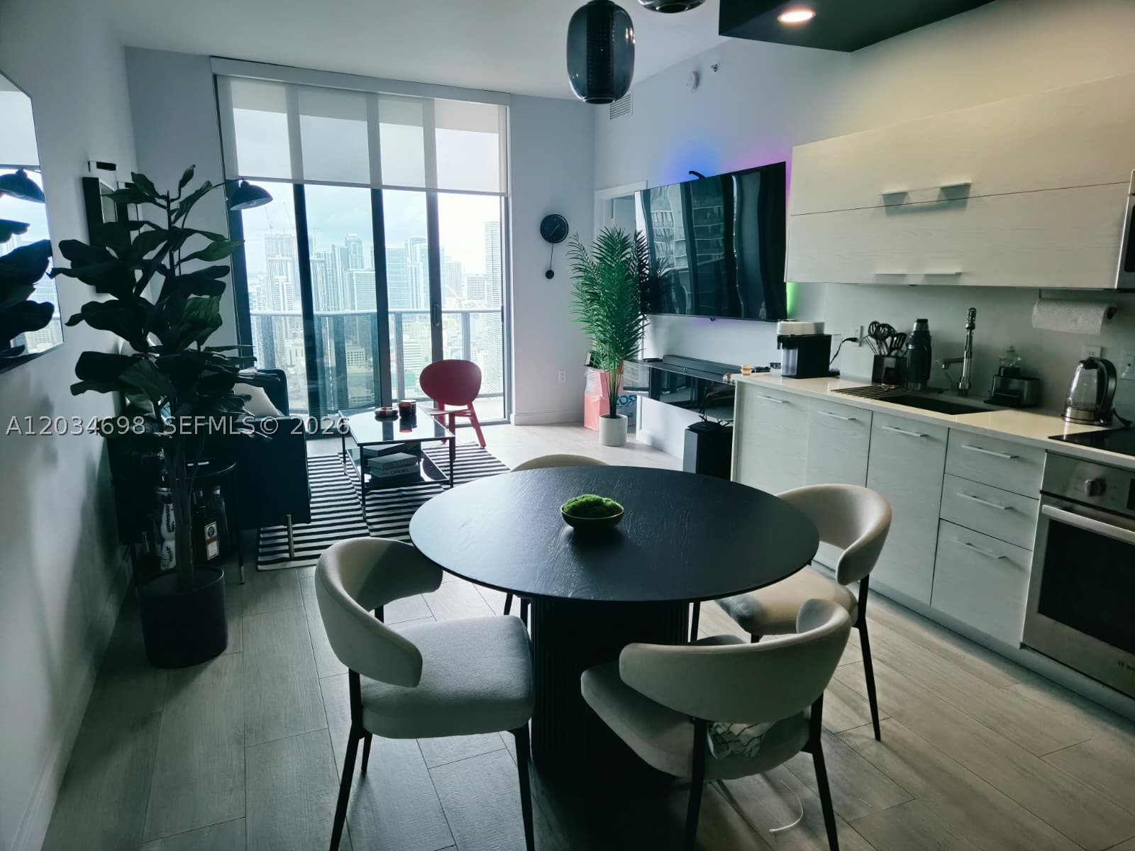 45 SW 9th St #4309, Miami FL 33130