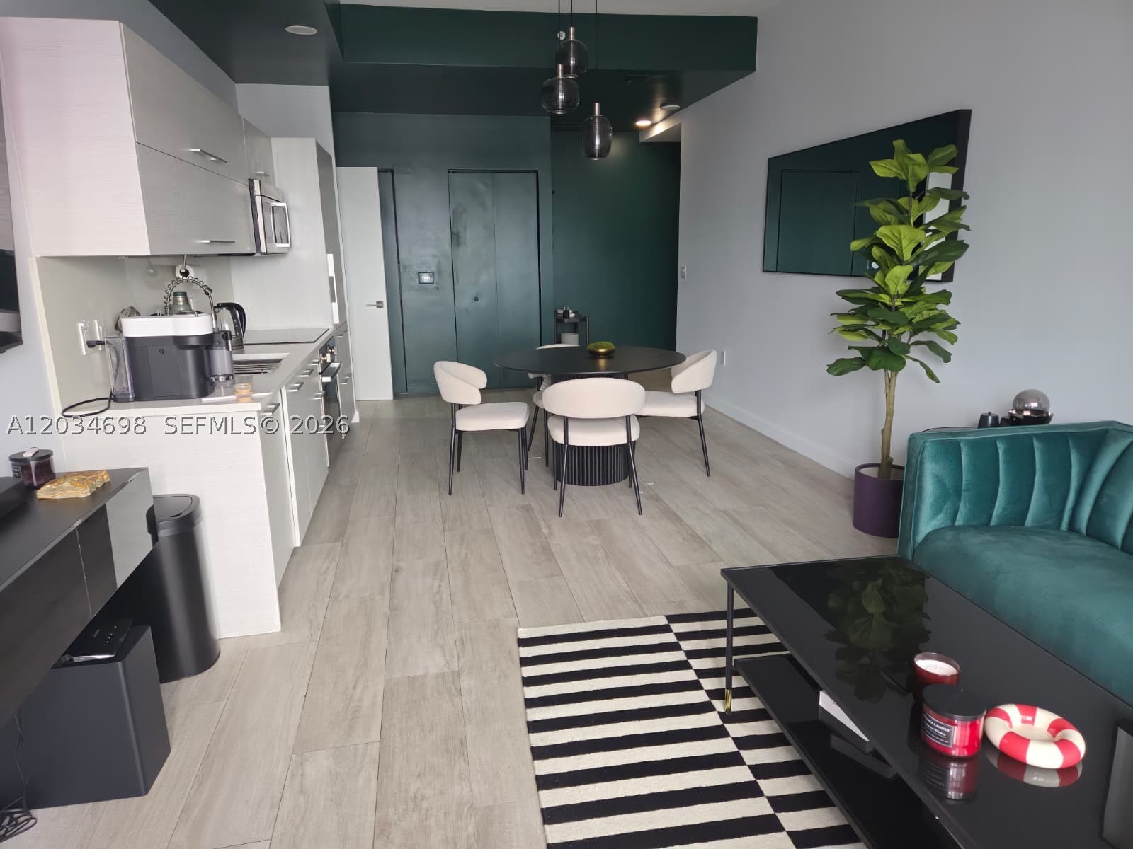 45 SW 9th St #4309, Miami FL 33130