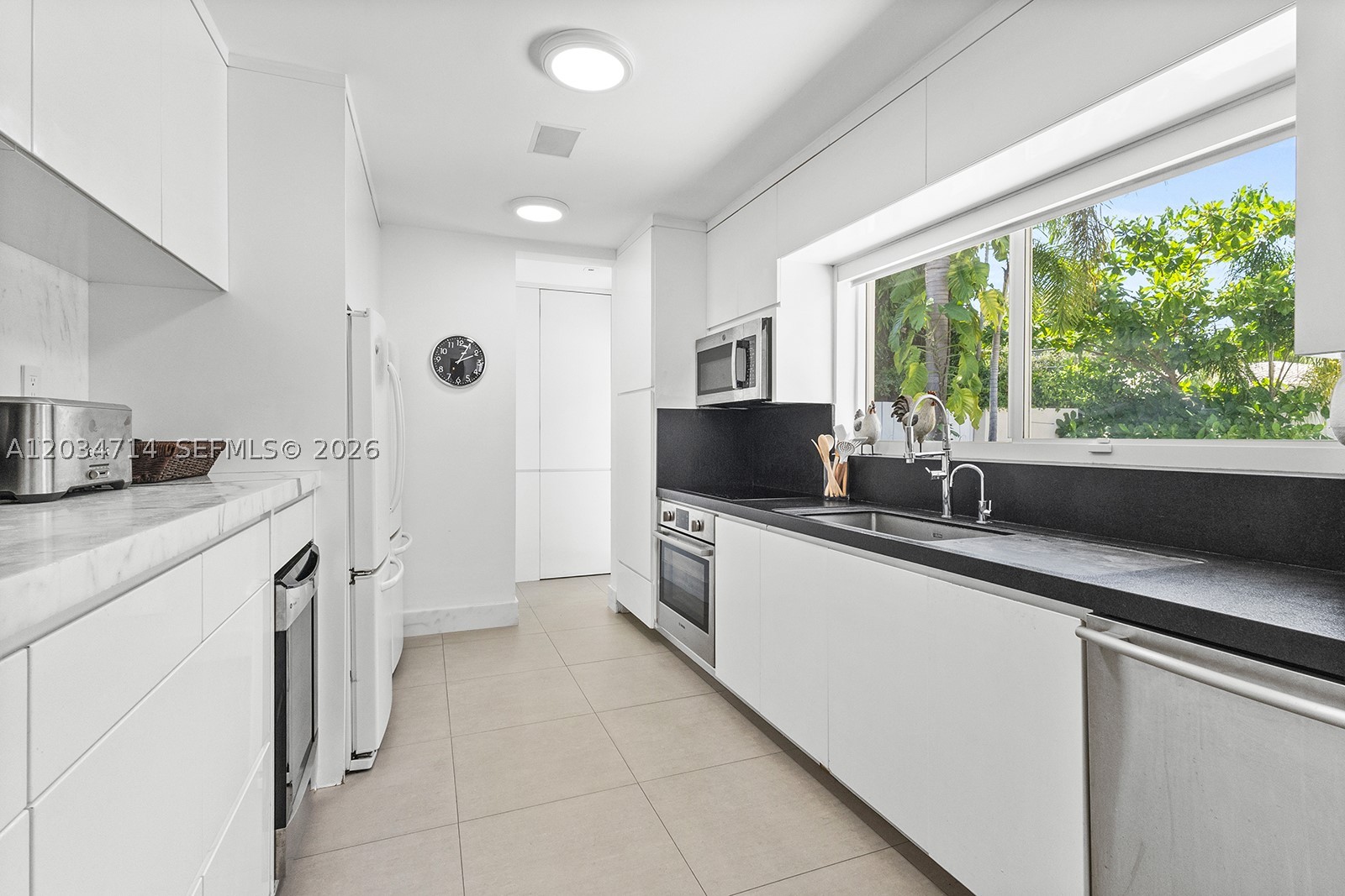 533 NE 52 Ter #., Miami FL 33137