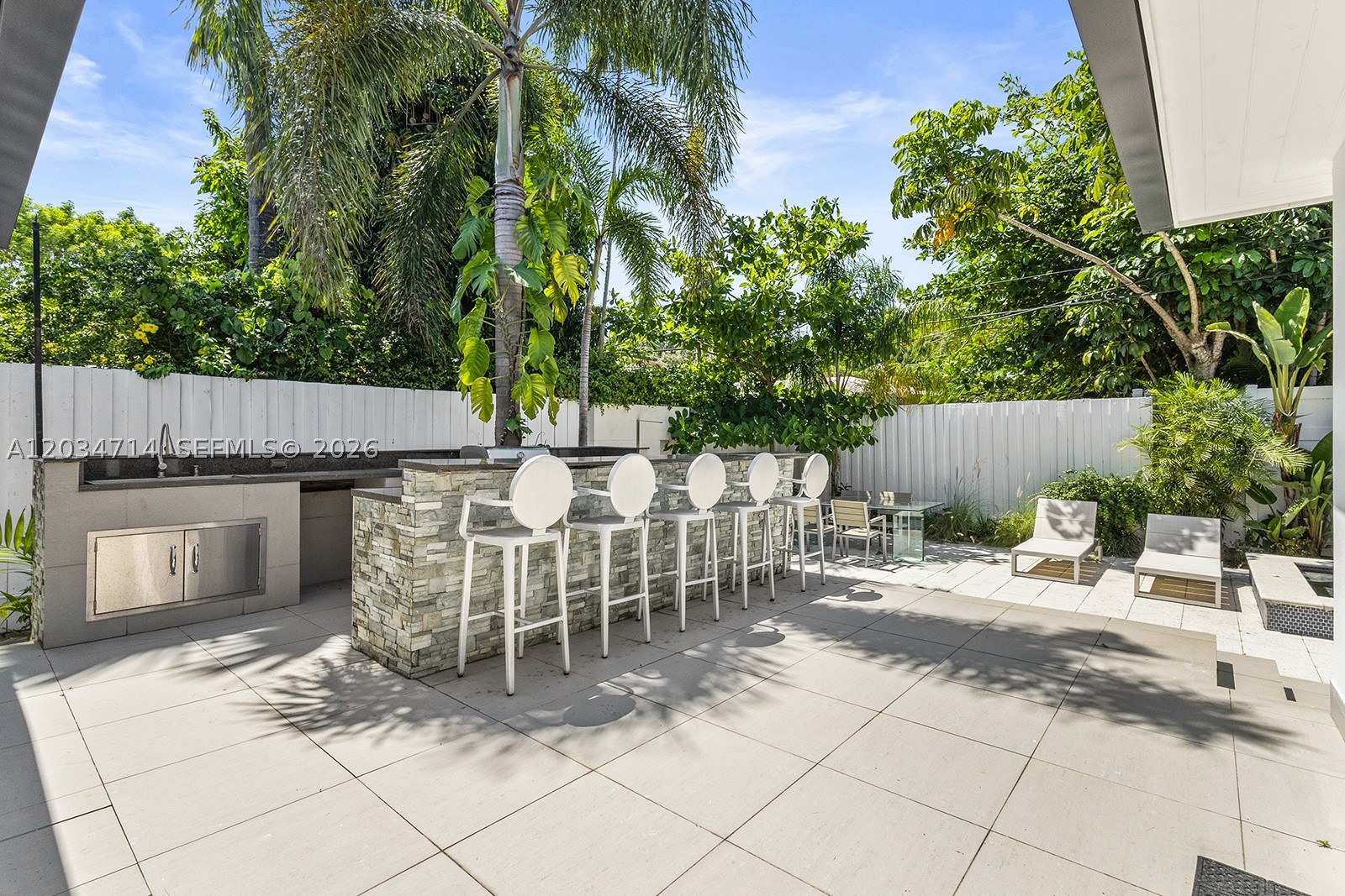 533 NE 52 Ter #., Miami FL 33137