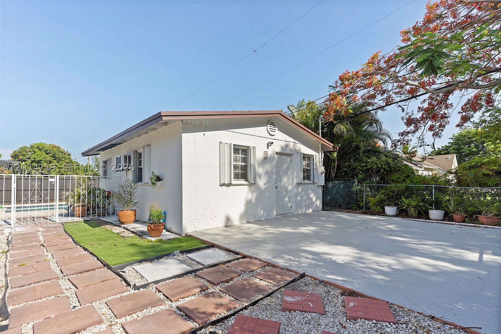 6801 SW 27th St, Miami FL 33155