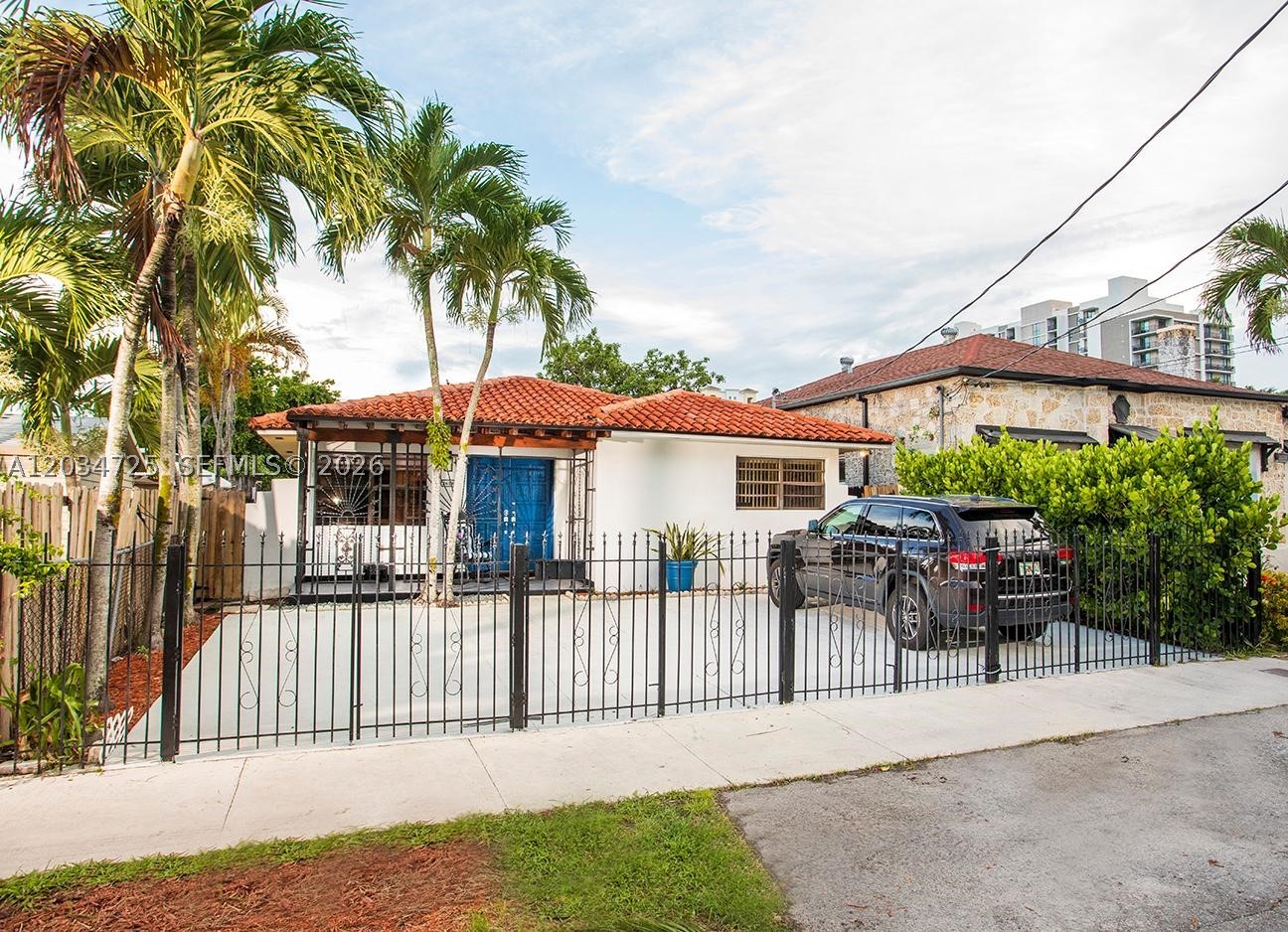 3610 SW 14th St, Miami FL 33145