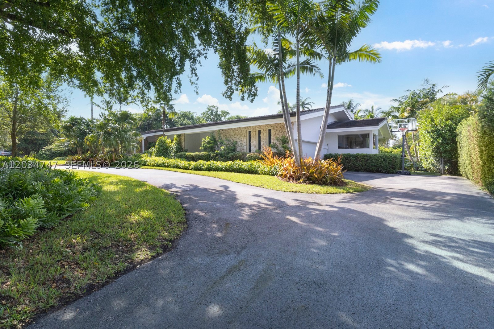5780 Las Palmas Dr, Coral Gables FL 33156