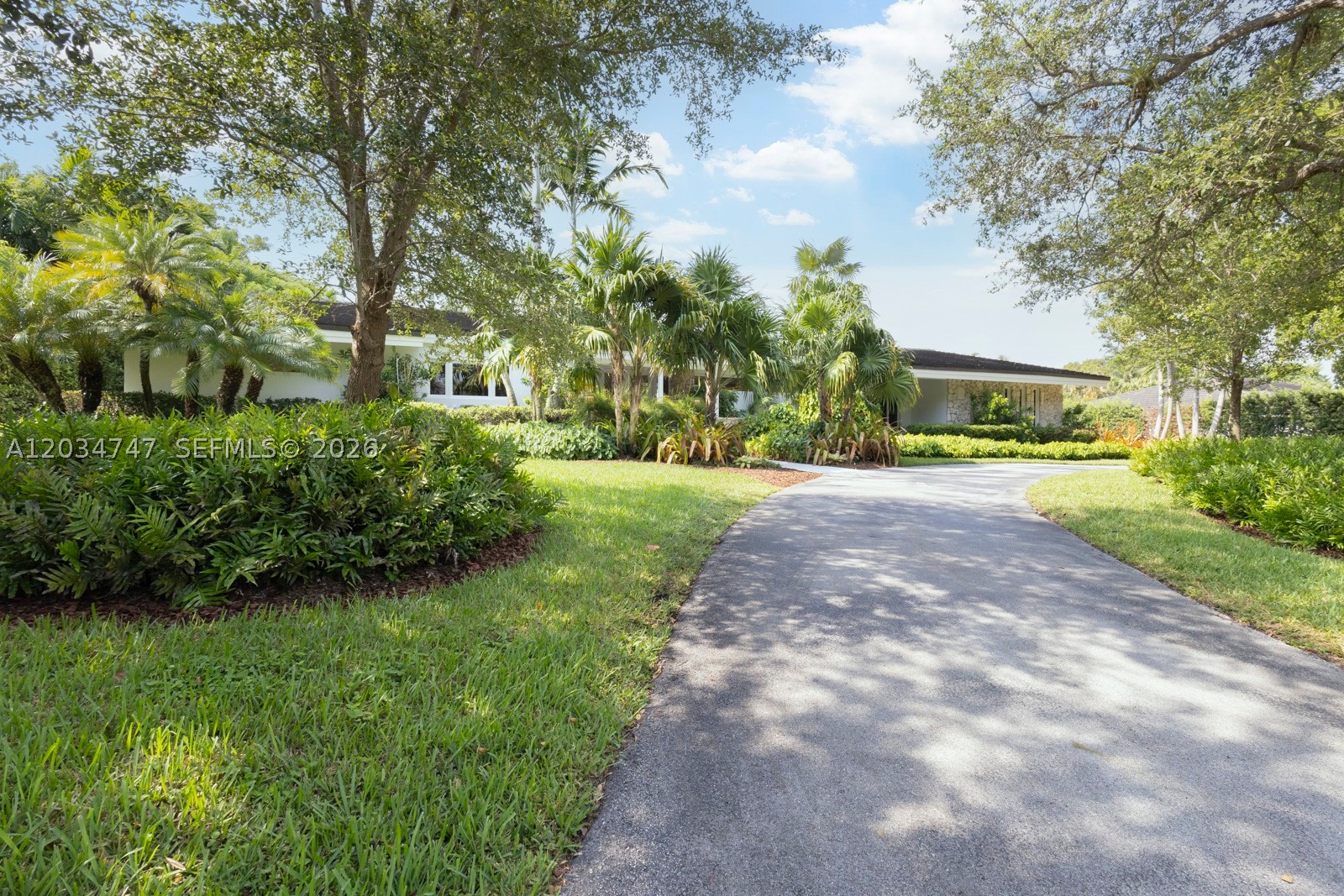 5780 Las Palmas Dr, Coral Gables FL 33156