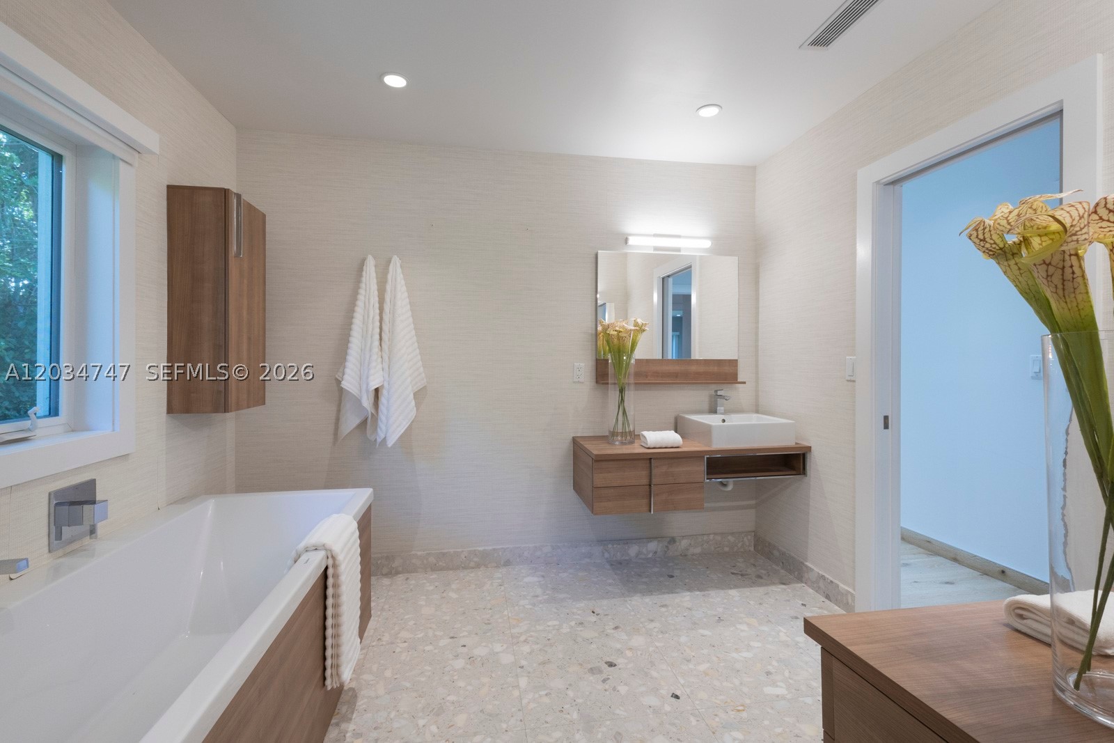5780 Las Palmas Dr, Coral Gables FL 33156