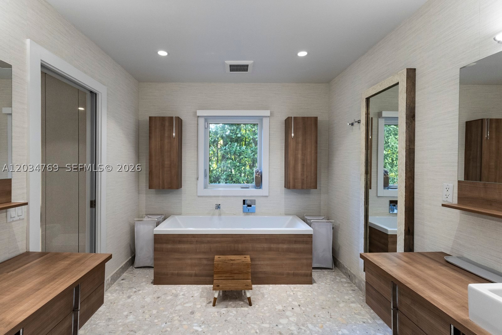 5780 Las Palmas Dr, Coral Gables FL 33156