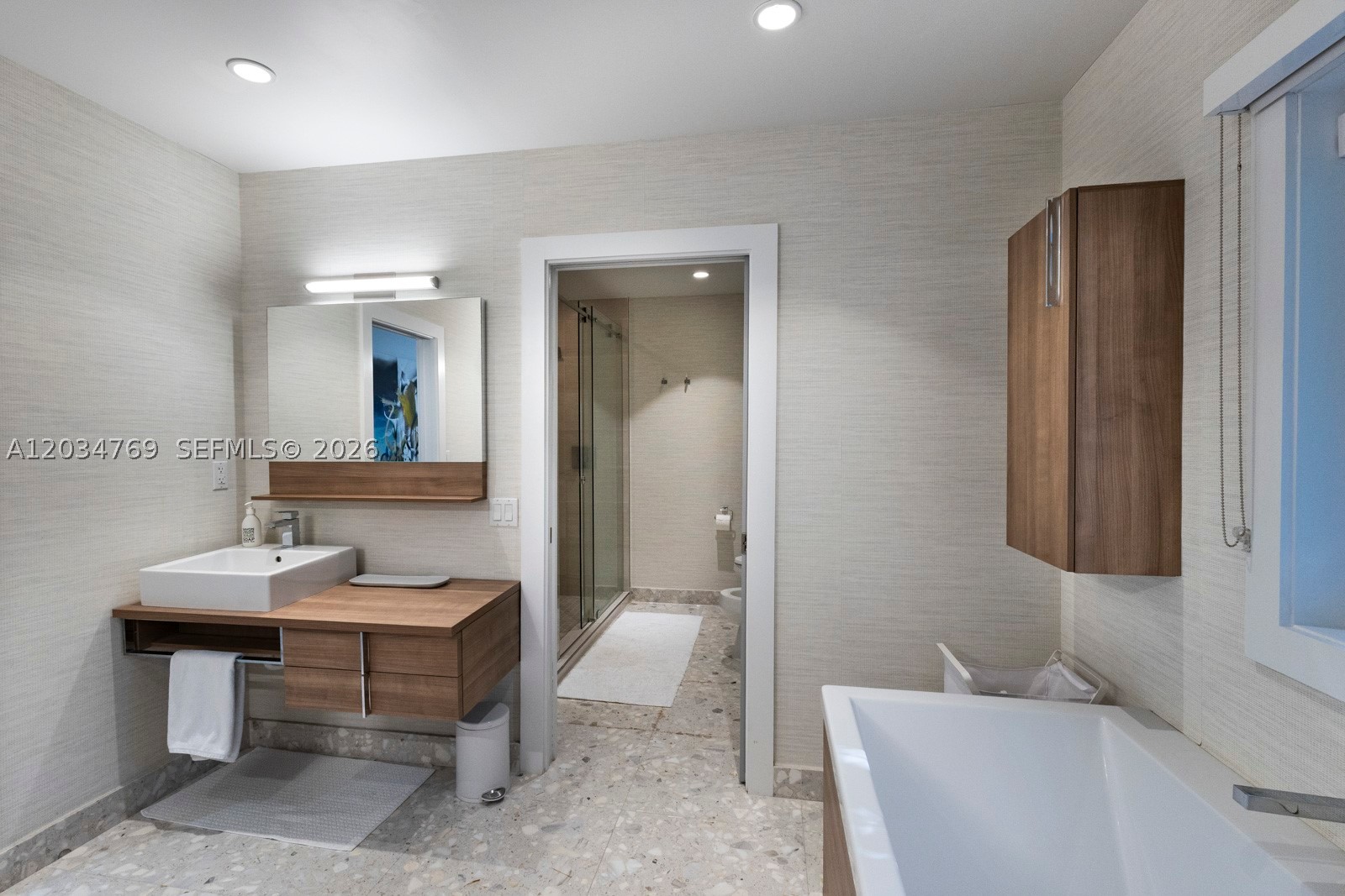 5780 Las Palmas Dr, Coral Gables FL 33156