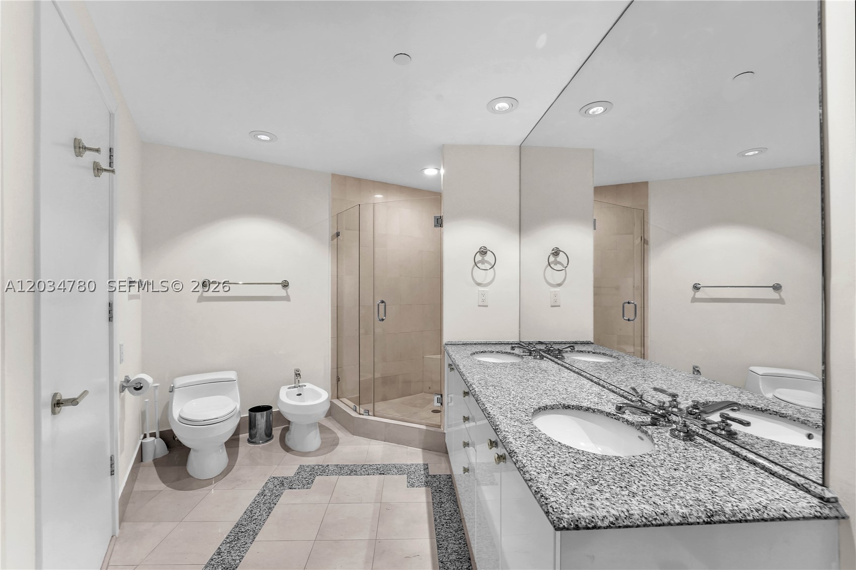 300 S POINTE DR #809, Miami Beach FL 33139