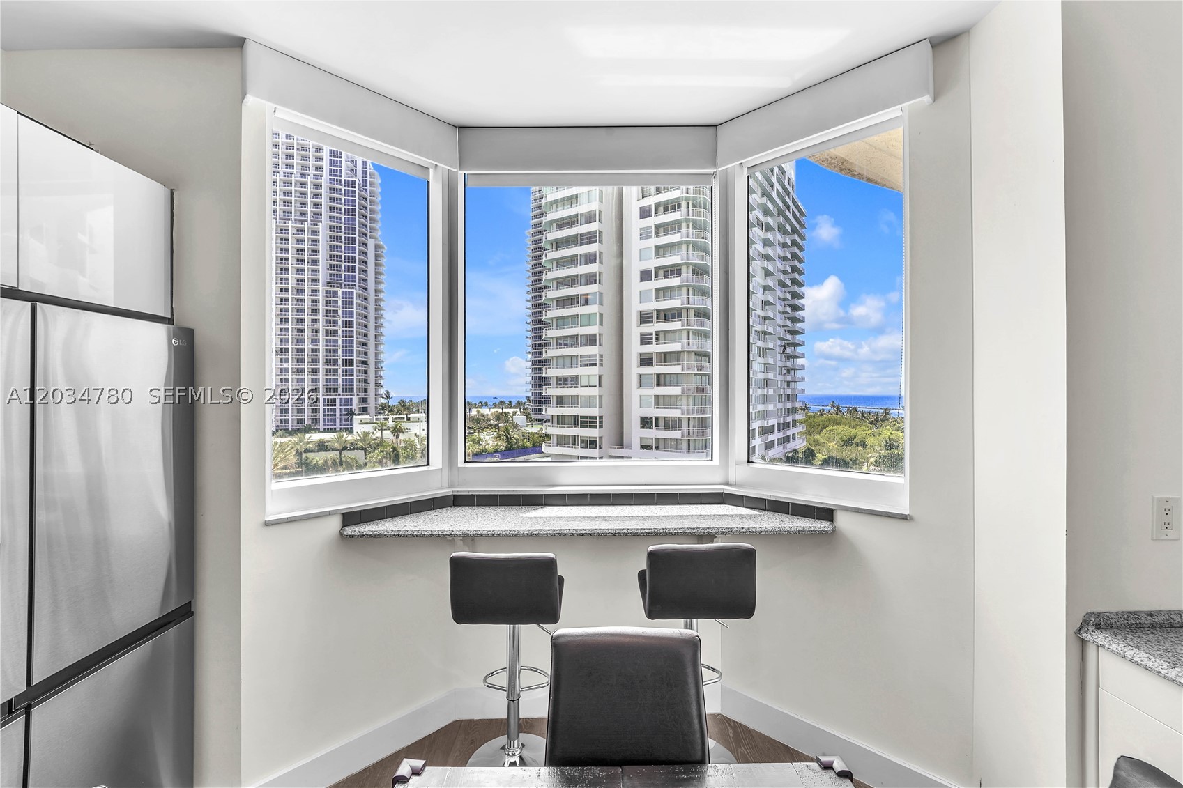 300 S POINTE DR #809, Miami Beach FL 33139