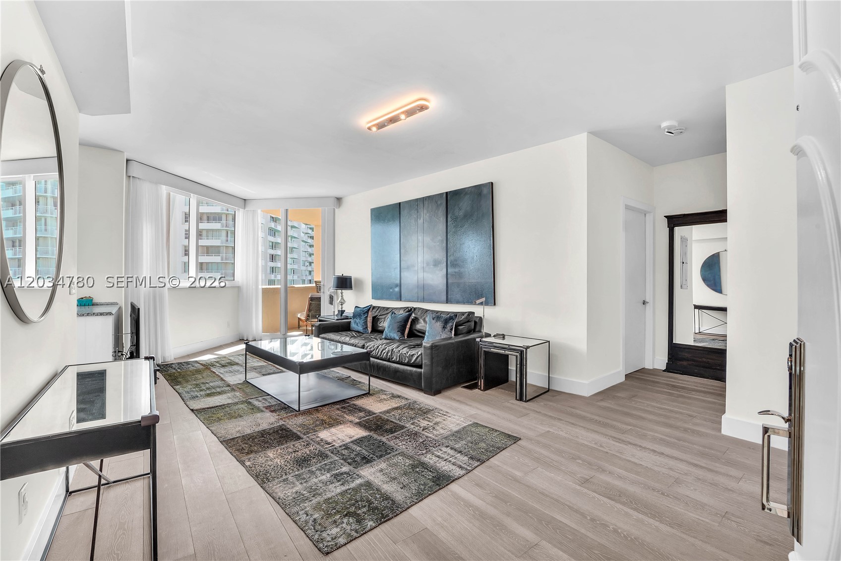 300 S POINTE DR #809, Miami Beach FL 33139