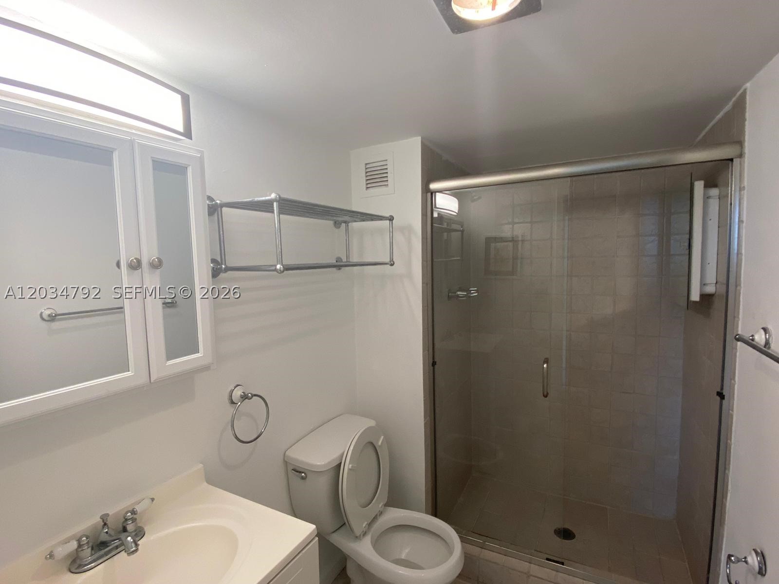 2450 NE 135th St #1012, North Miami FL 33181