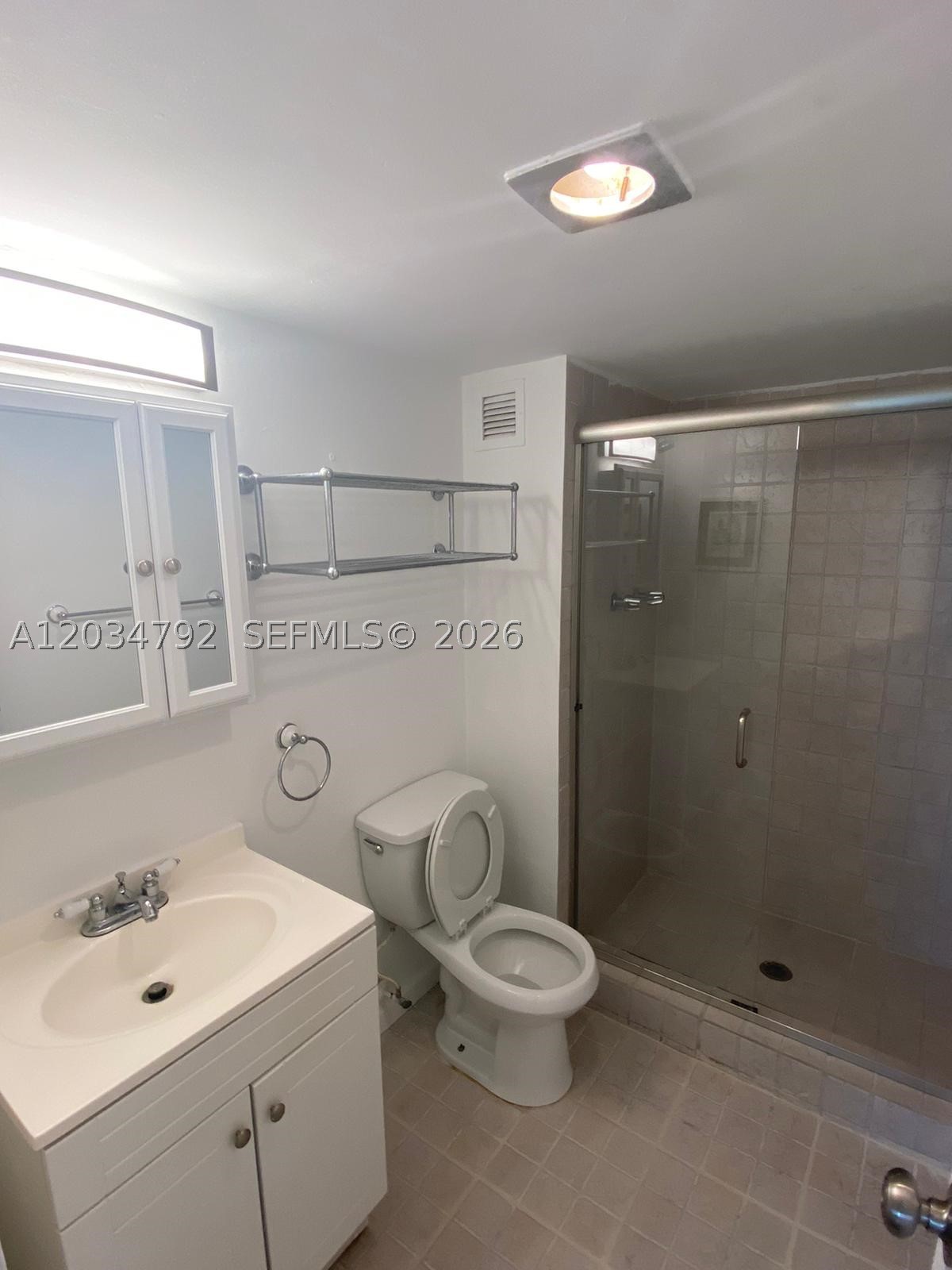 2450 NE 135th St #1012, North Miami FL 33181