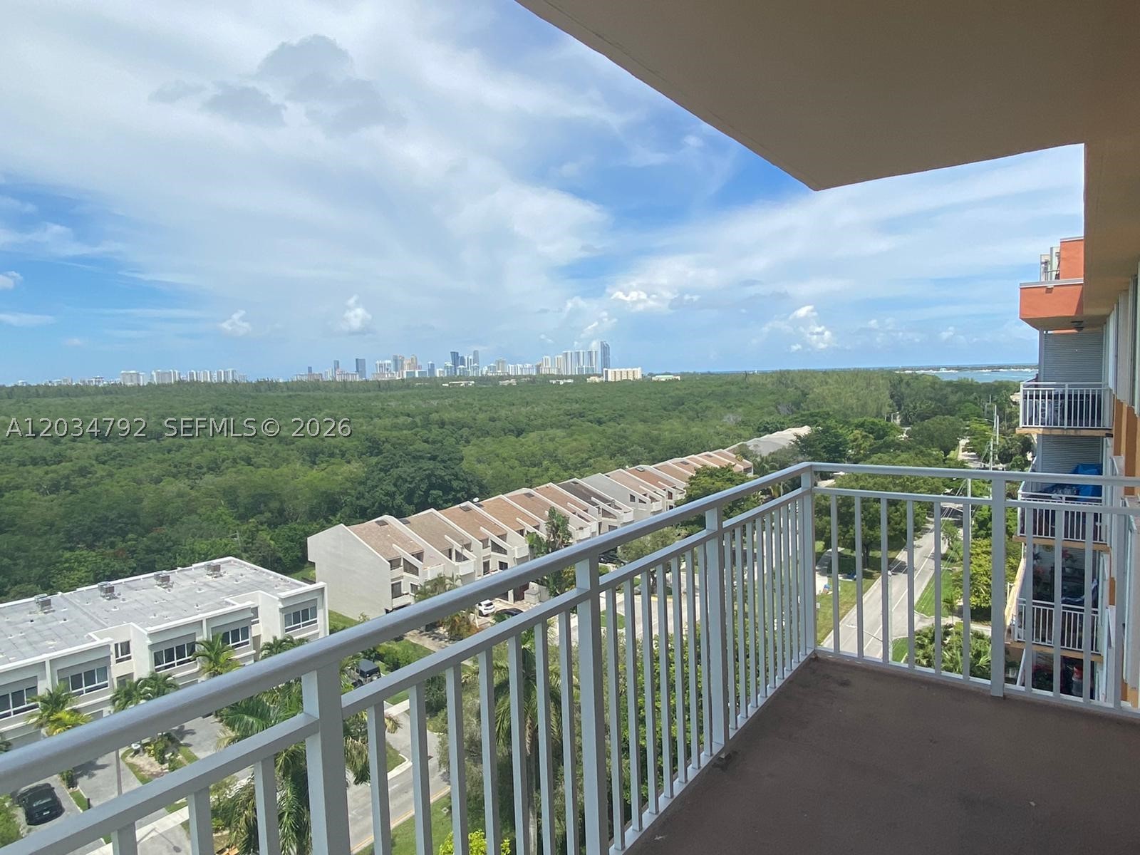 2450 NE 135th St #1012, North Miami FL 33181