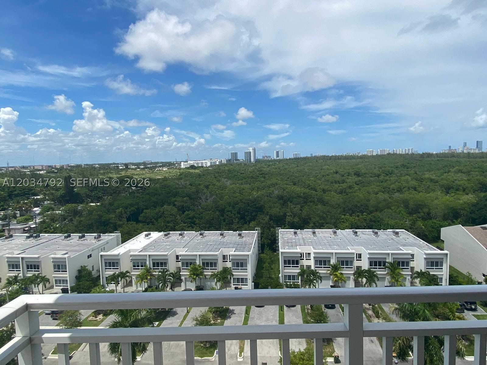 2450 NE 135th St #1012, North Miami FL 33181