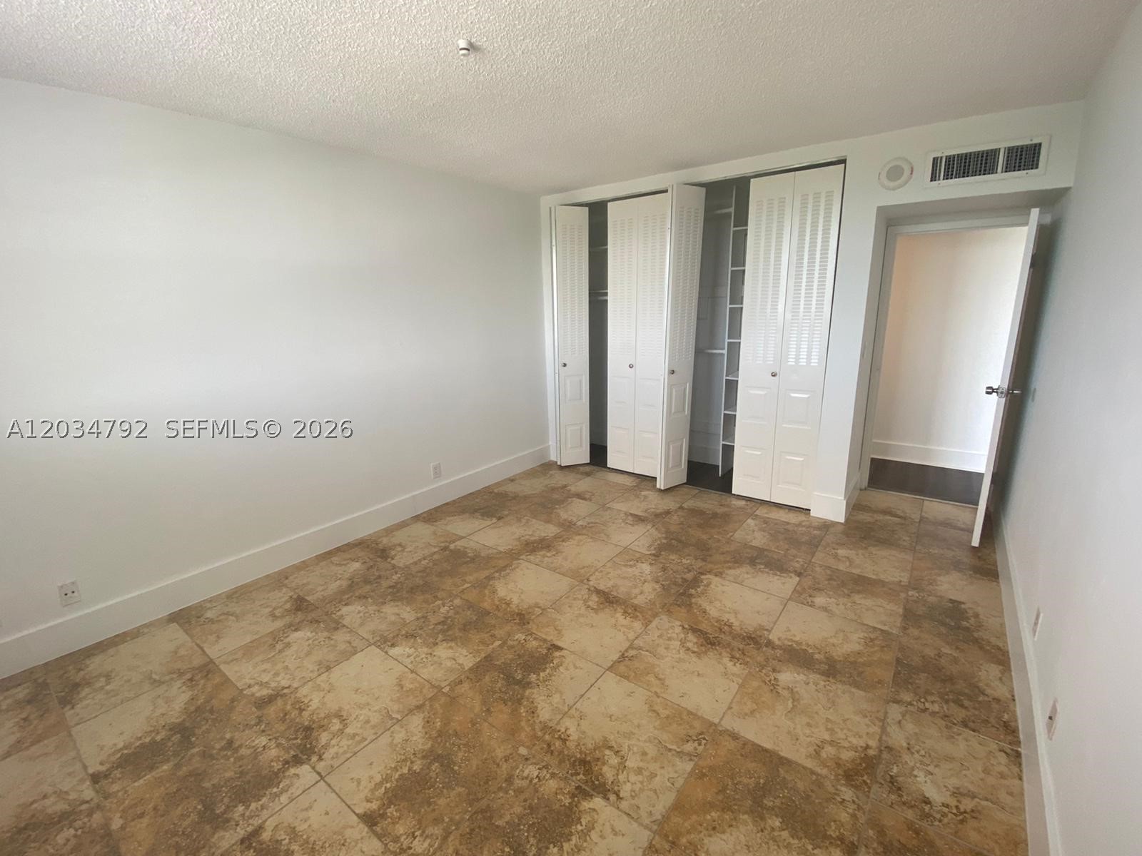 2450 NE 135th St #1012, North Miami FL 33181