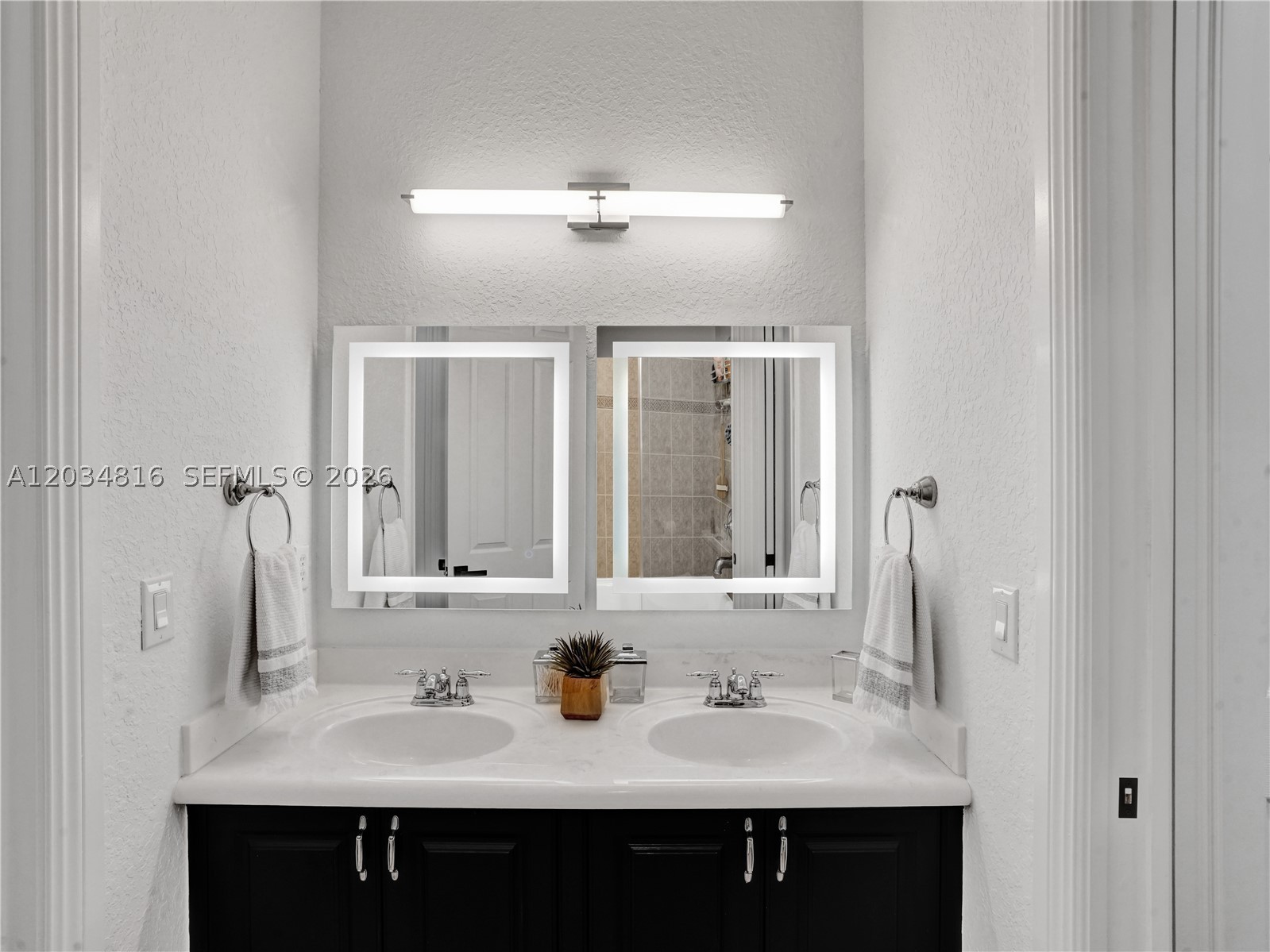 14321 N Jockey Cir N, Davie FL 33330