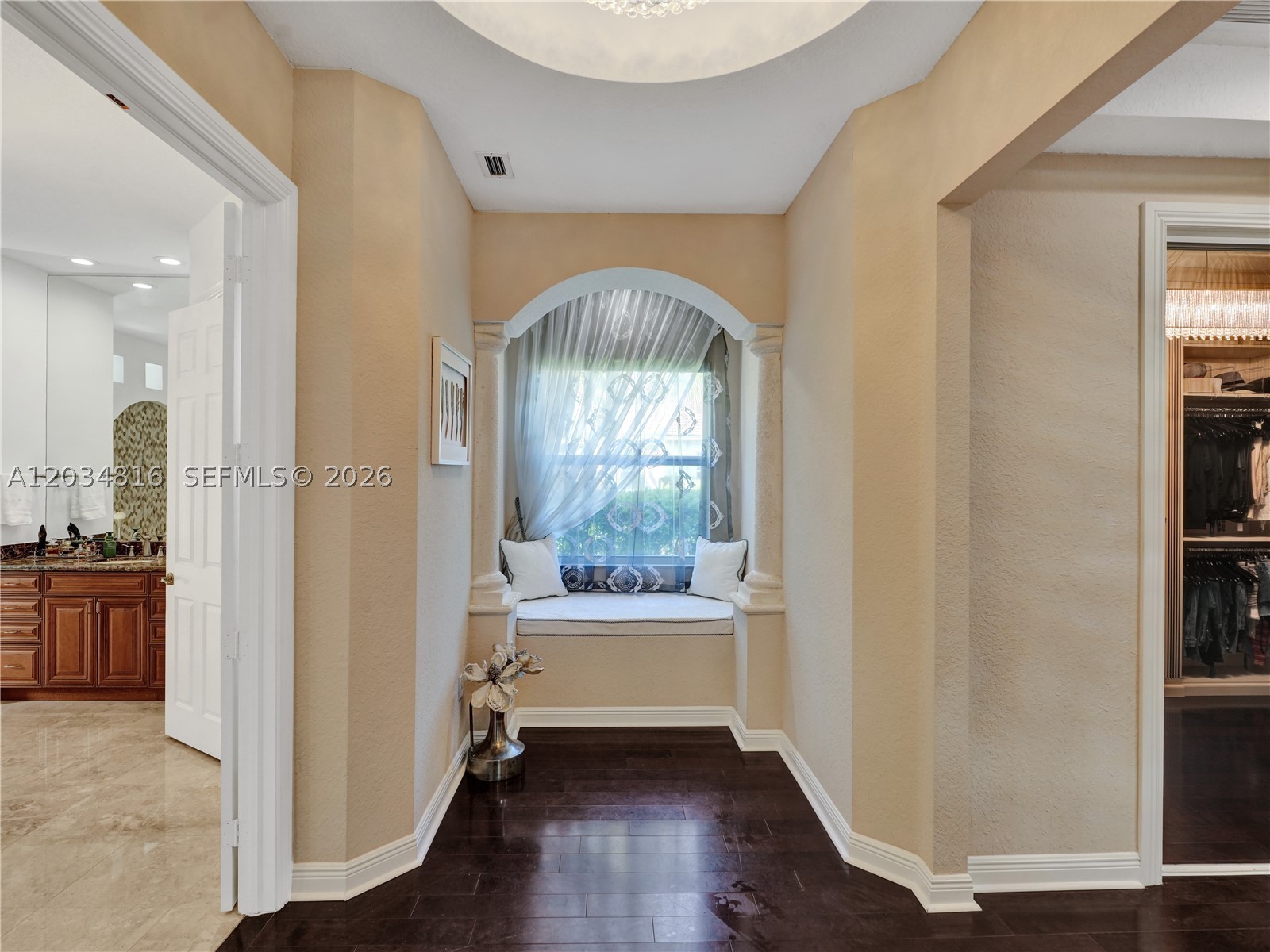 14321 N Jockey Cir N, Davie FL 33330