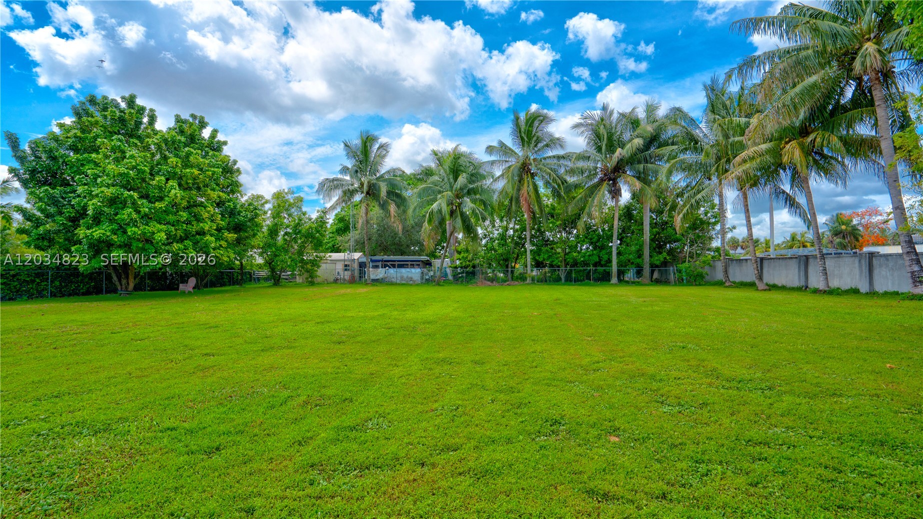 9810 NW 137th St, Hialeah Gardens FL 33018