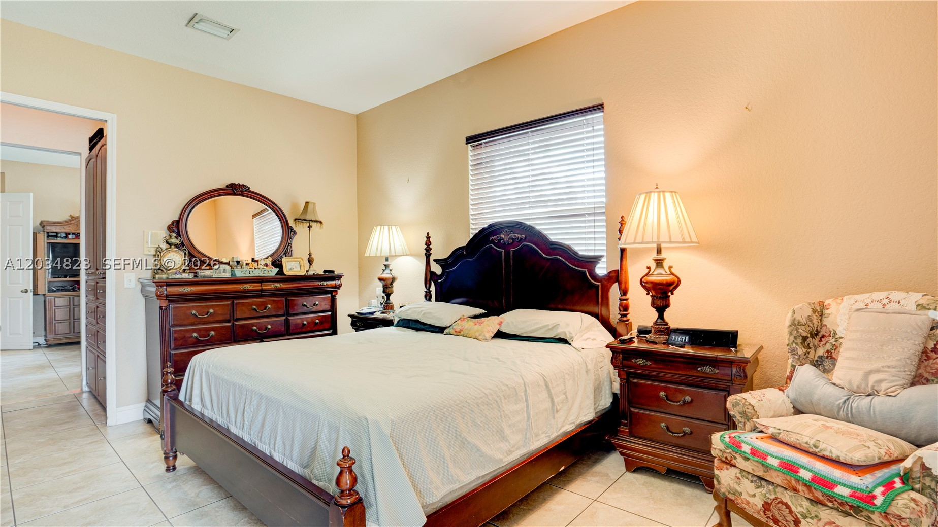 9810 NW 137th St, Hialeah Gardens FL 33018