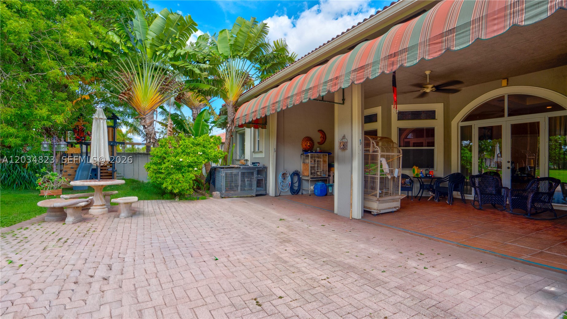9810 NW 137th St, Hialeah Gardens FL 33018