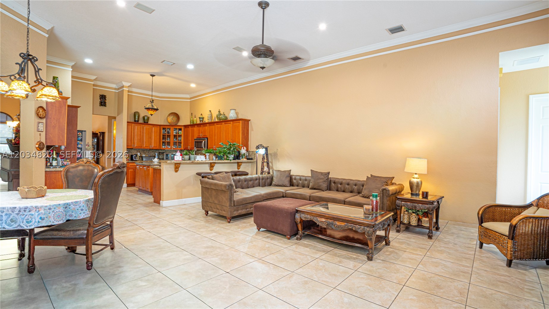 9810 NW 137th St, Hialeah Gardens FL 33018