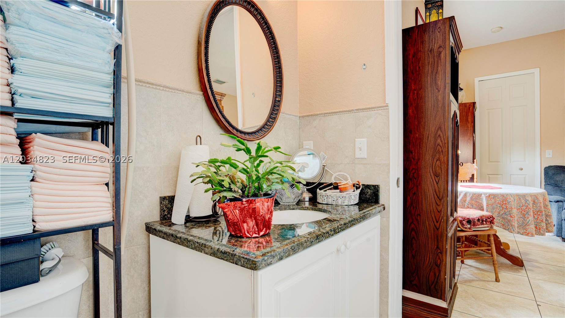 9810 NW 137th St, Hialeah Gardens FL 33018