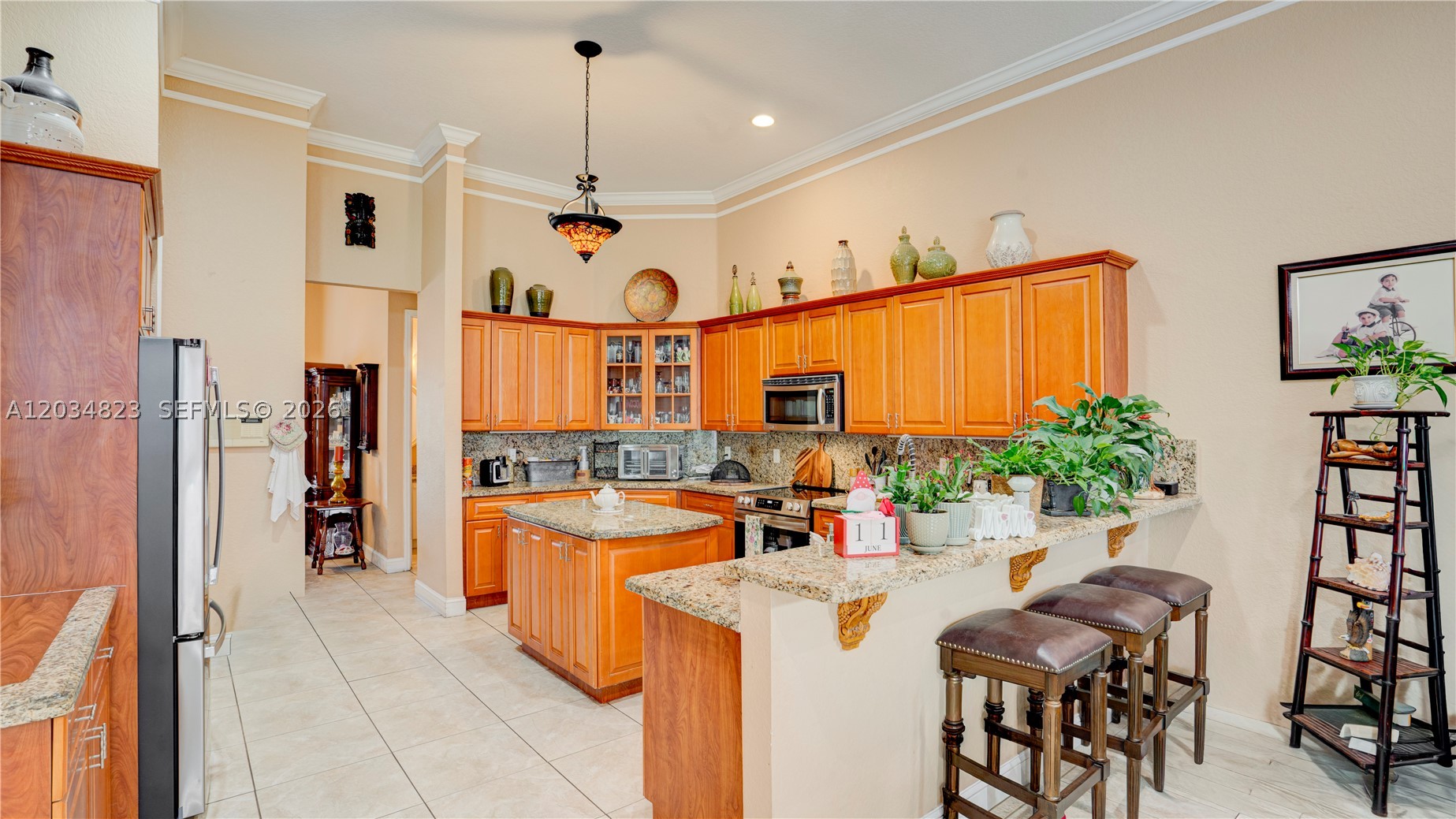 9810 NW 137th St, Hialeah Gardens FL 33018