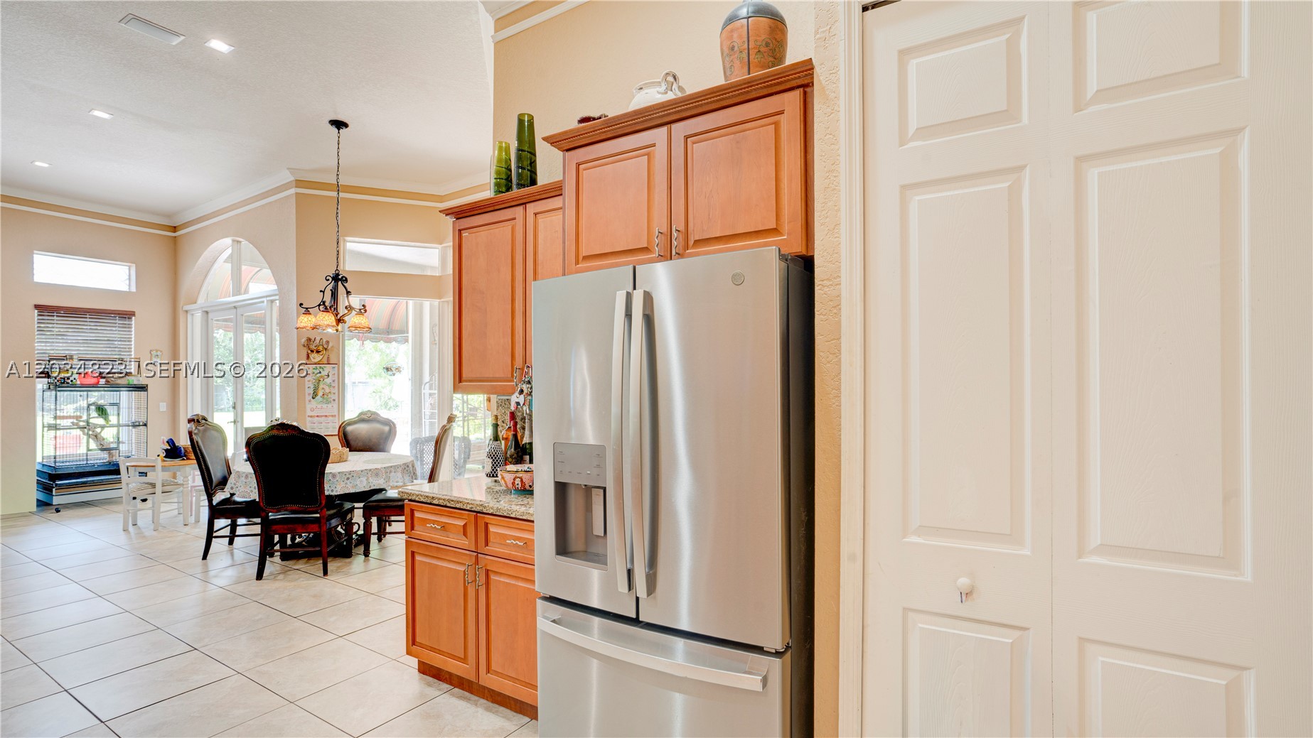 9810 NW 137th St, Hialeah Gardens FL 33018