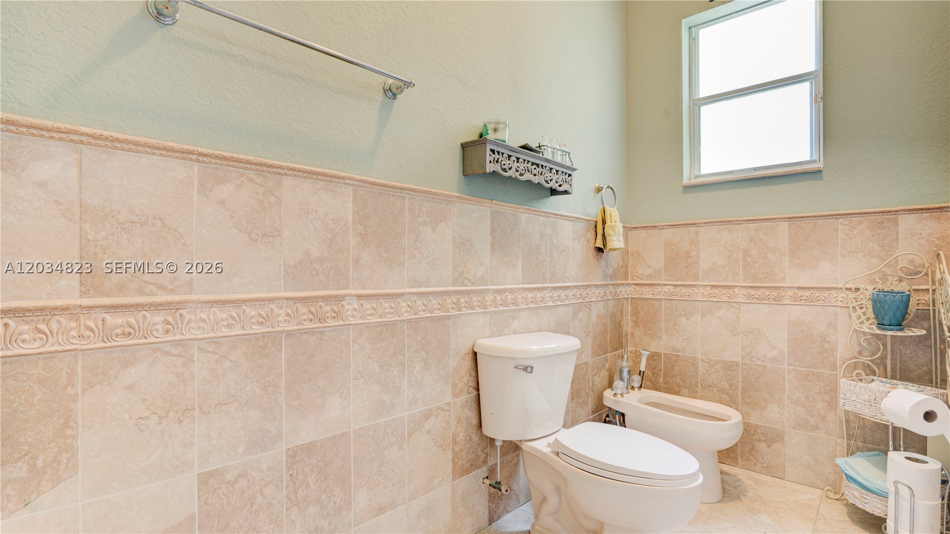 9810 NW 137th St, Hialeah Gardens FL 33018