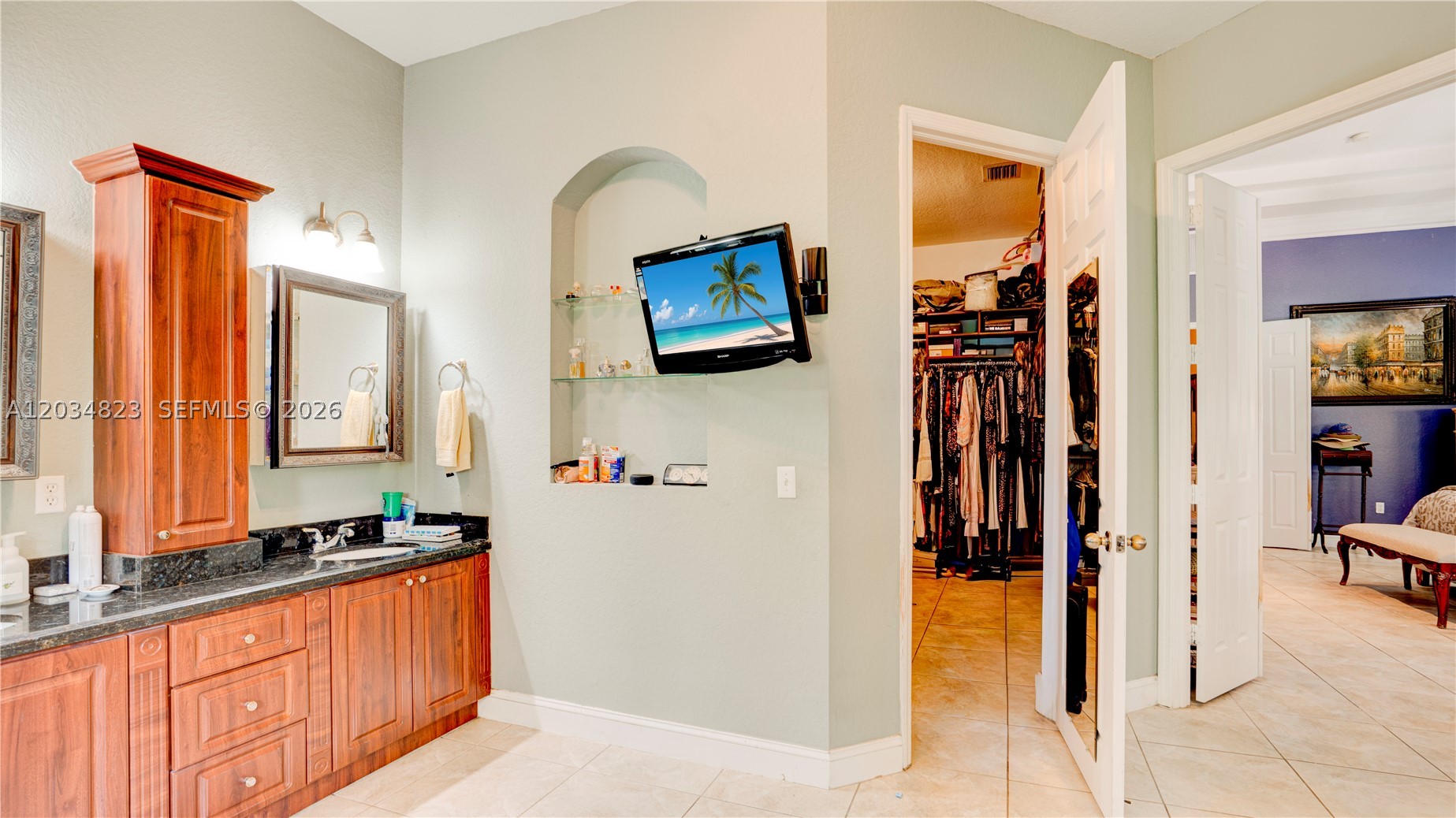 9810 NW 137th St, Hialeah Gardens FL 33018