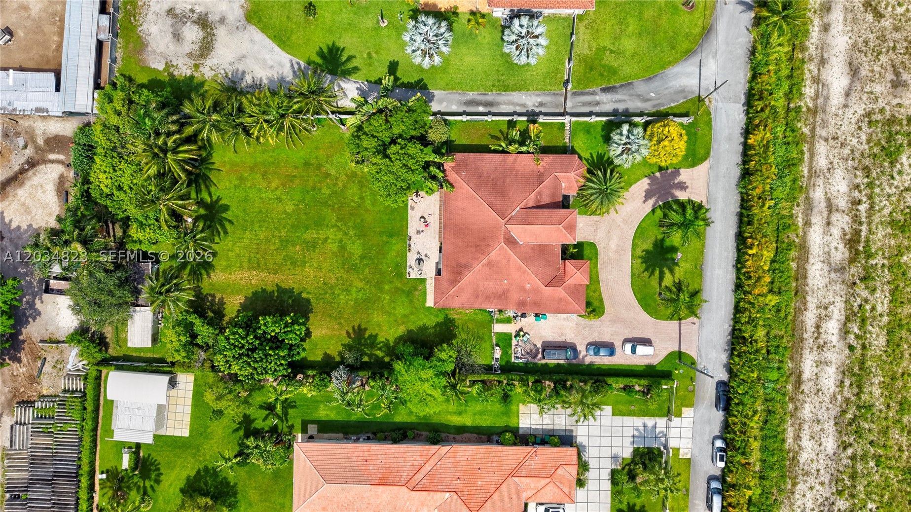 9810 NW 137th St, Hialeah Gardens FL 33018