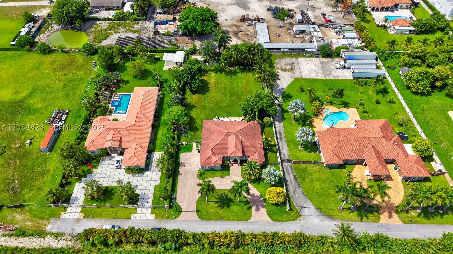 9810 NW 137th St, Hialeah Gardens FL 33018