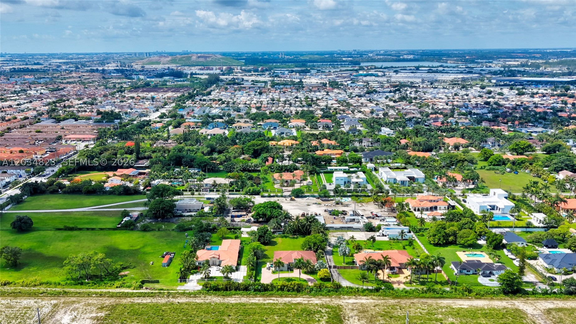 9810 NW 137th St, Hialeah Gardens FL 33018
