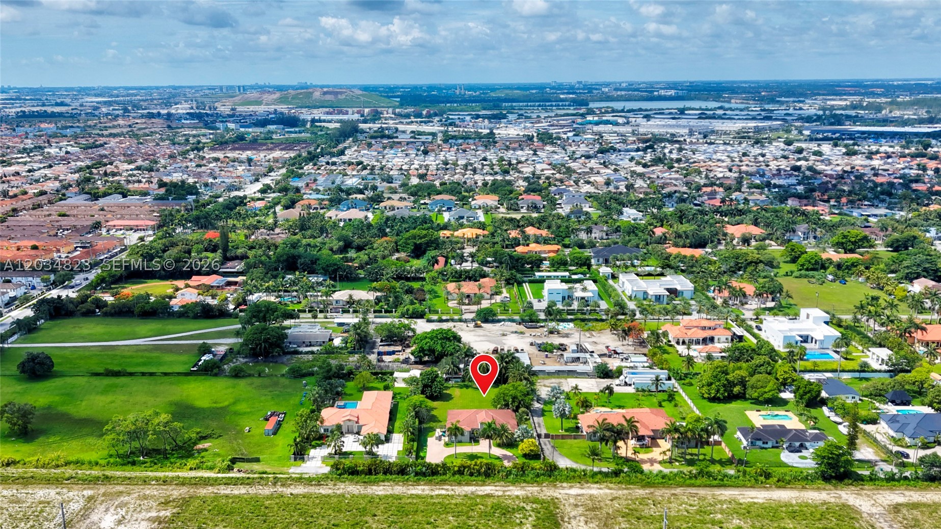 9810 NW 137th St, Hialeah Gardens FL 33018