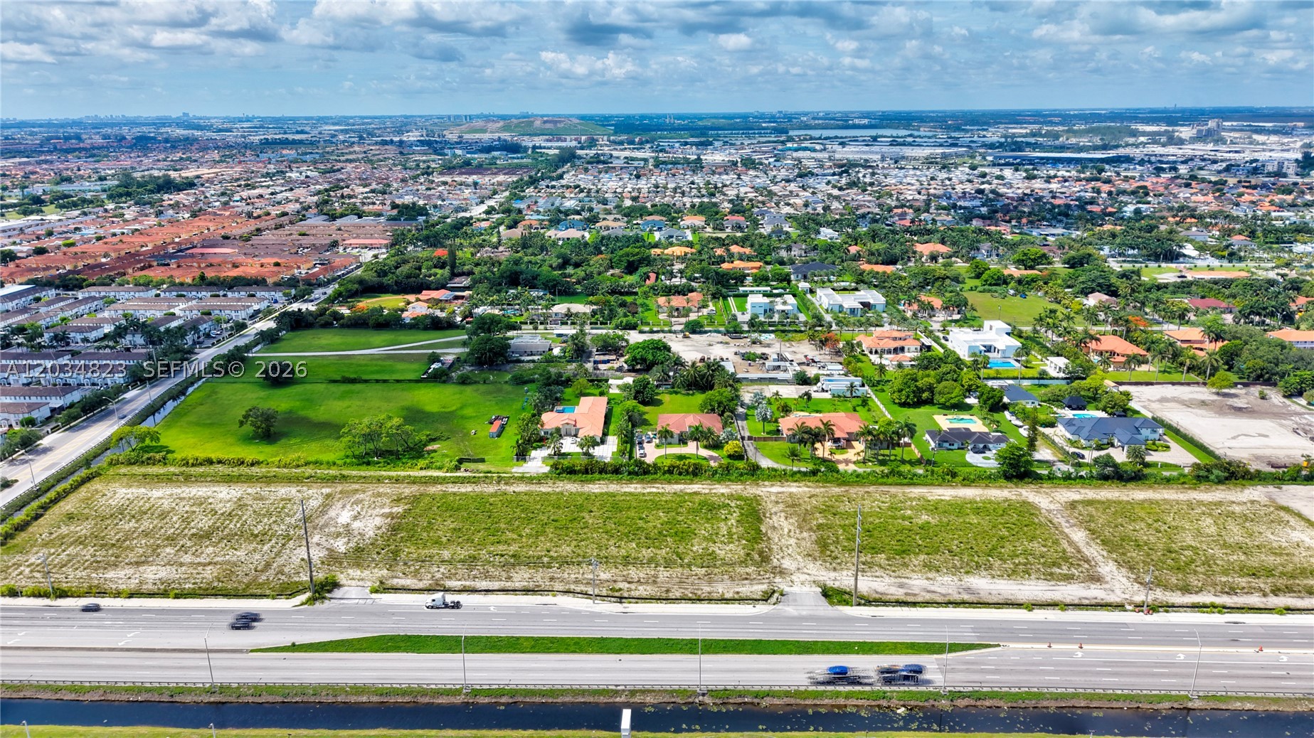 9810 NW 137th St, Hialeah Gardens FL 33018