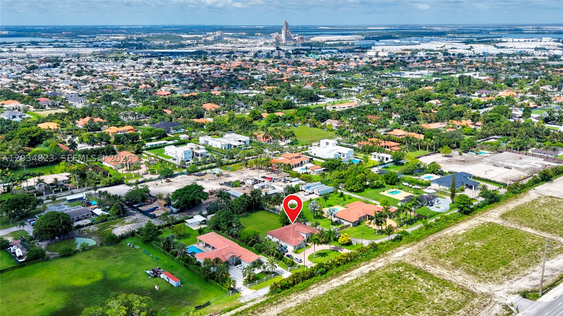 9810 NW 137th St, Hialeah Gardens FL 33018