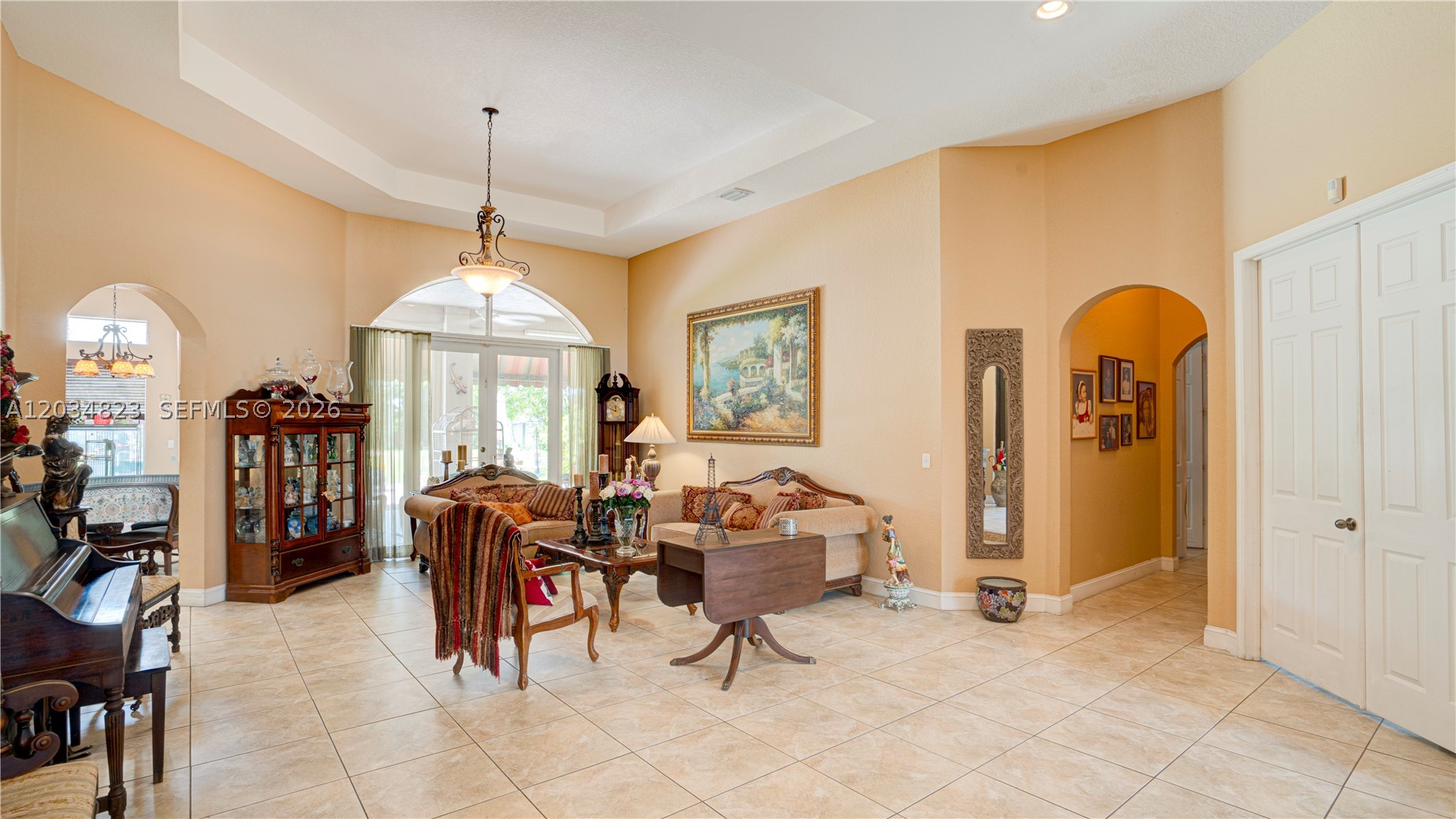 9810 NW 137th St, Hialeah Gardens FL 33018