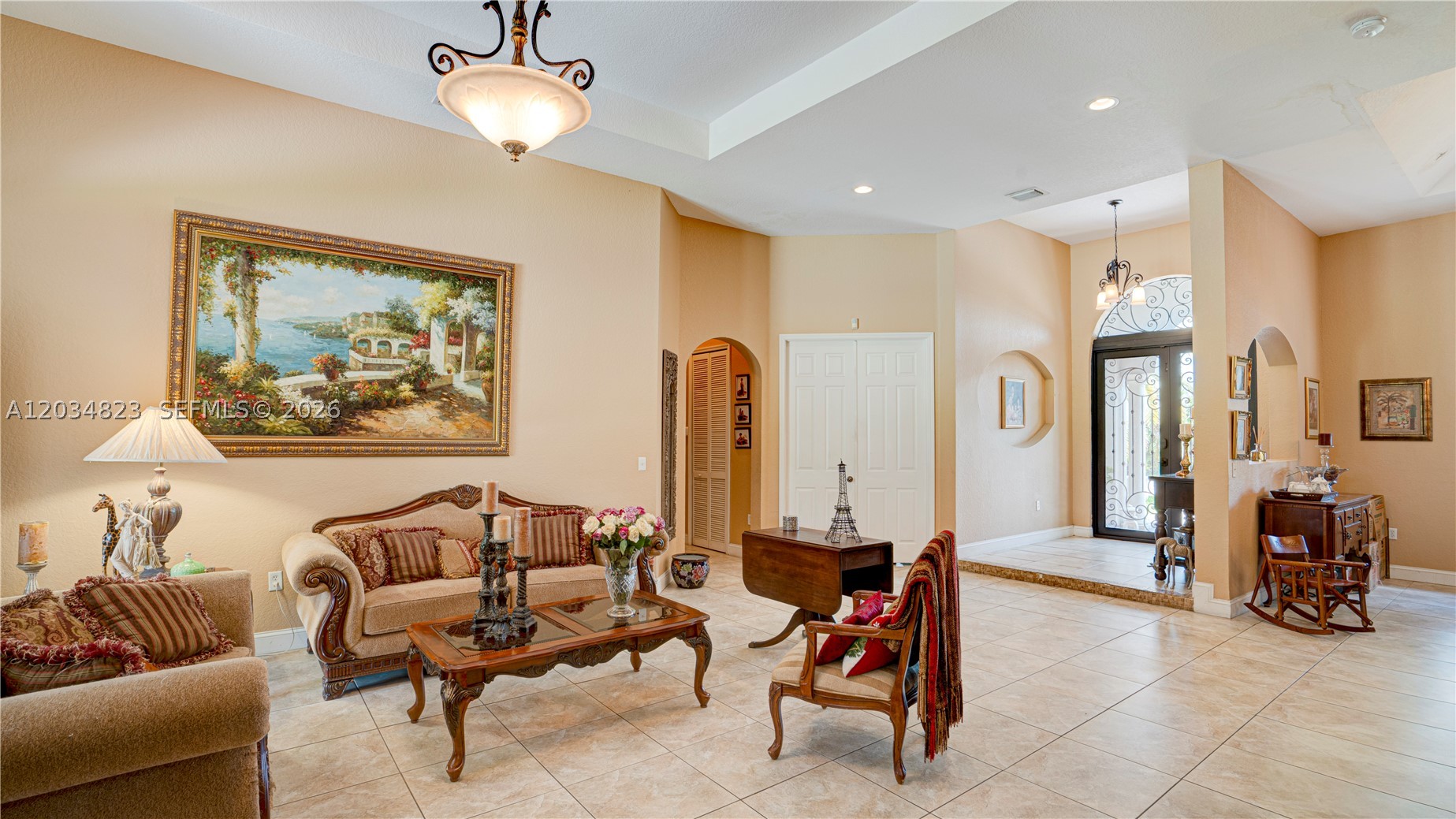 9810 NW 137th St, Hialeah Gardens FL 33018