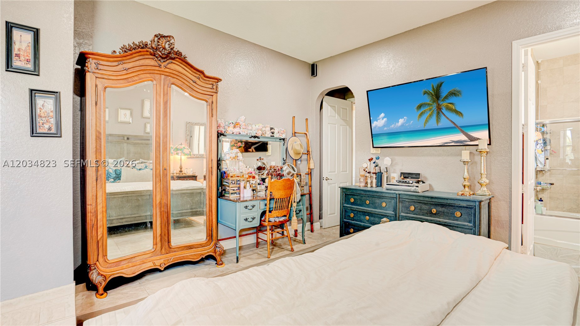 9810 NW 137th St, Hialeah Gardens FL 33018