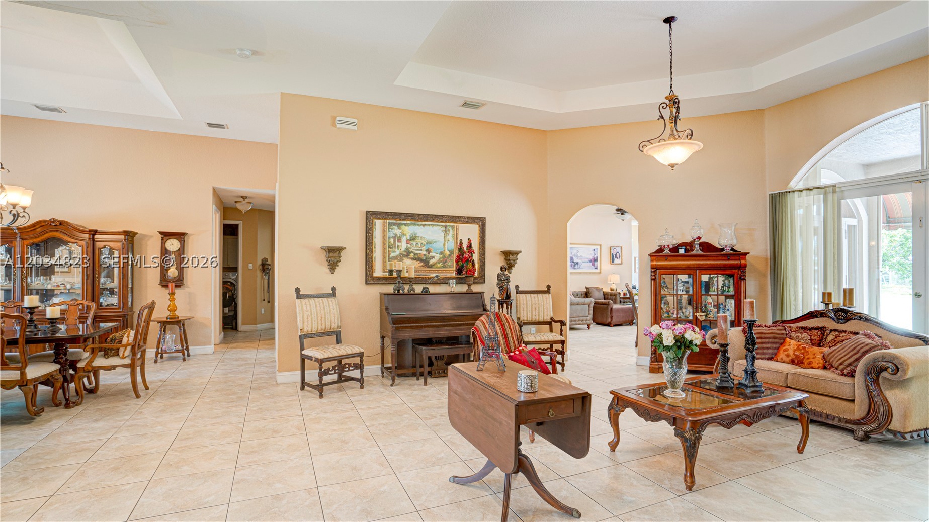9810 NW 137th St, Hialeah Gardens FL 33018