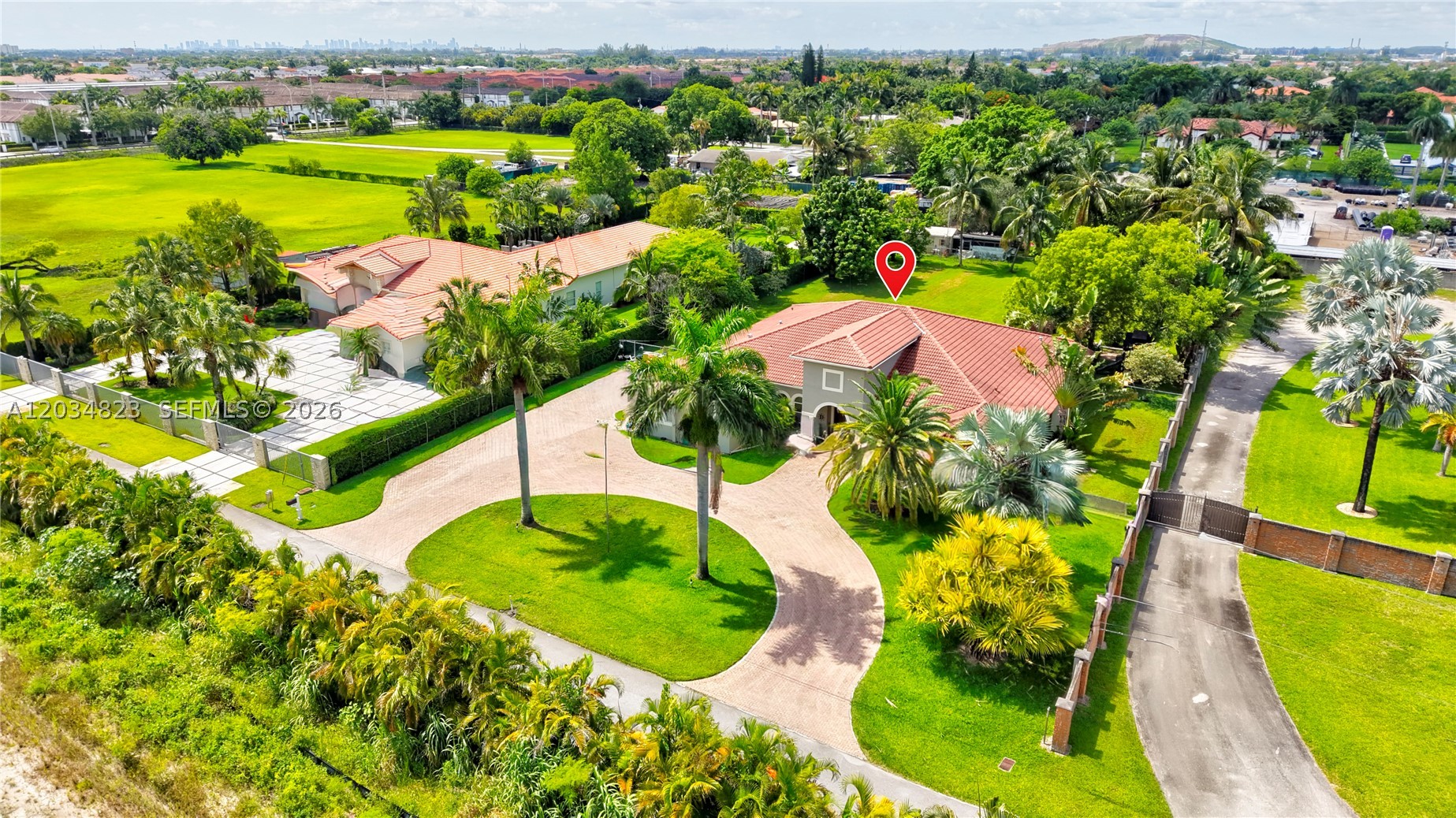9810 NW 137th St, Hialeah Gardens FL 33018