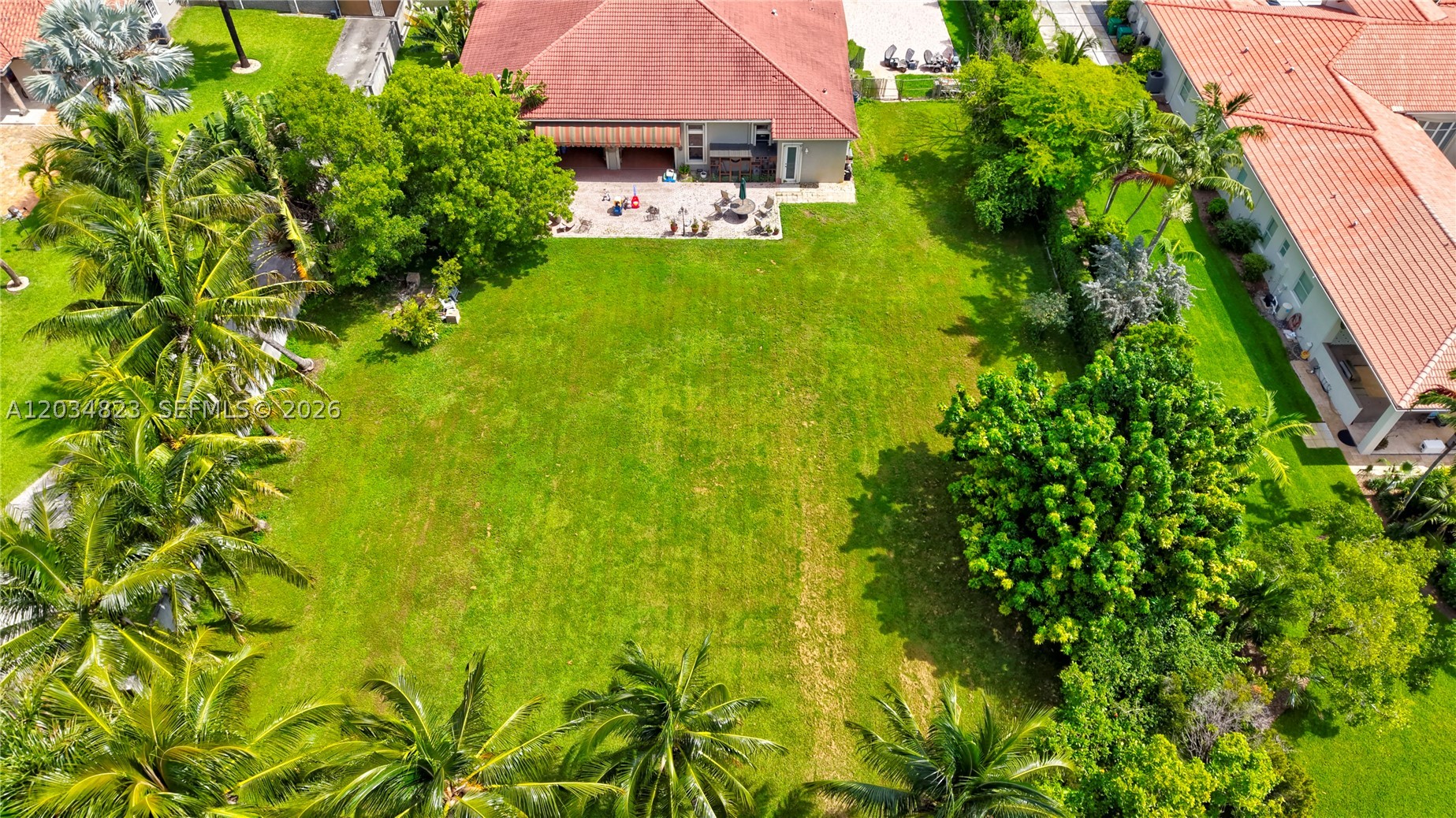 9810 NW 137th St, Hialeah Gardens FL 33018
